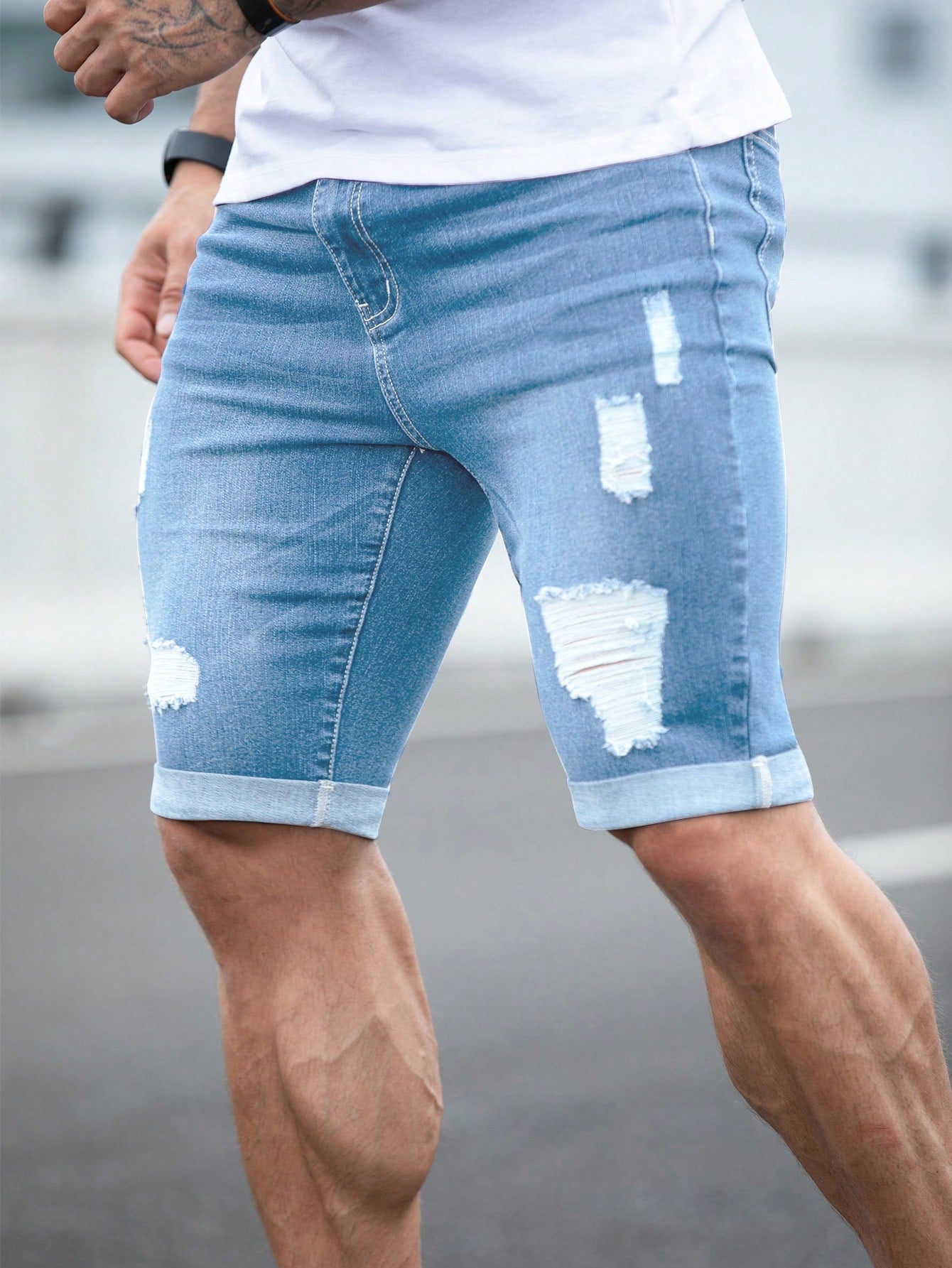 Men Ripped Frayed Roll Hem Bermuda Denim Shorts