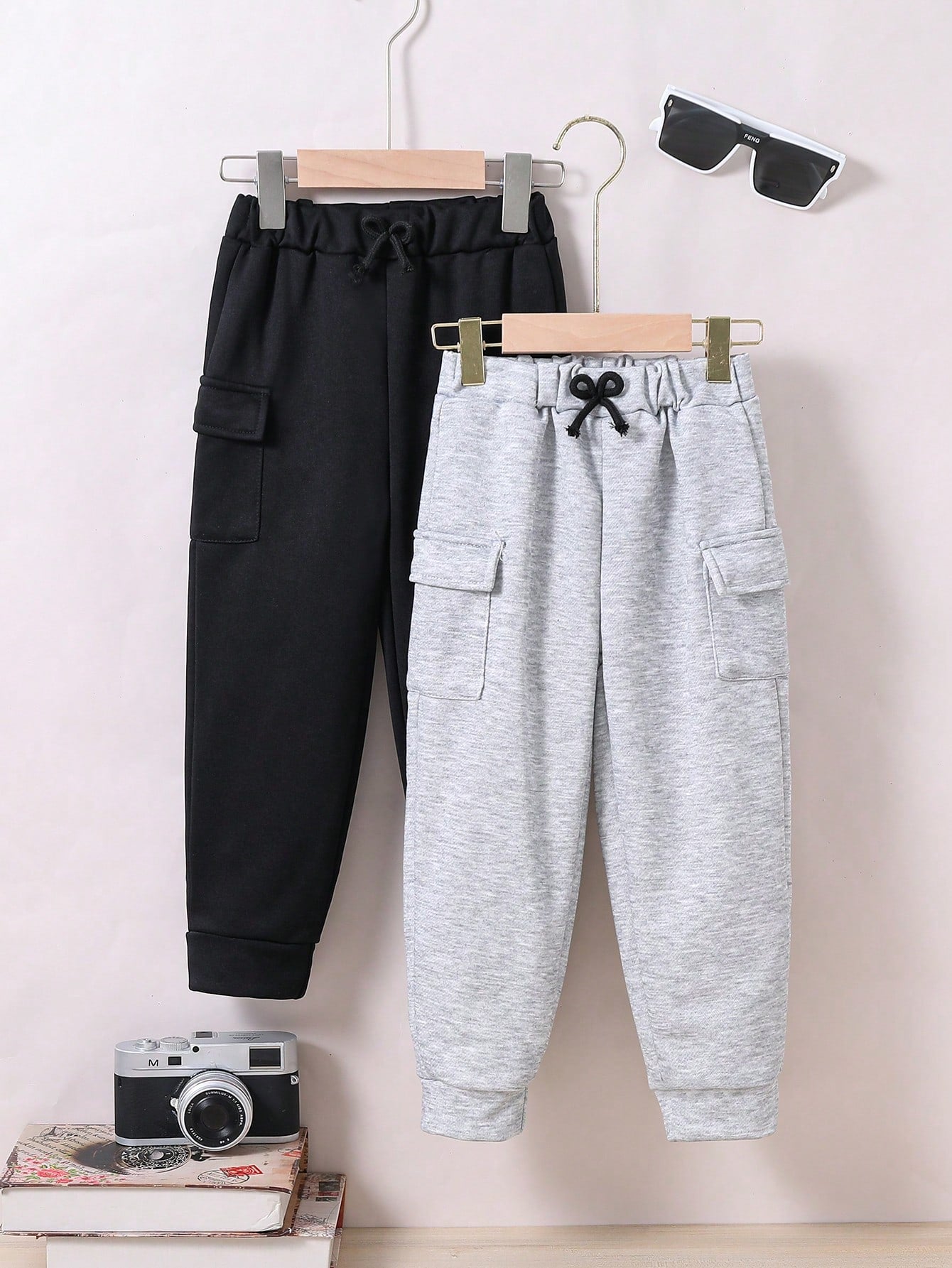 Young Boy Two-Piece Set Consisting Of Work Pants With Pockets, Spliced Color Design And Rope, Long Casual And Versatile Pants Suitable For The Autumn Season