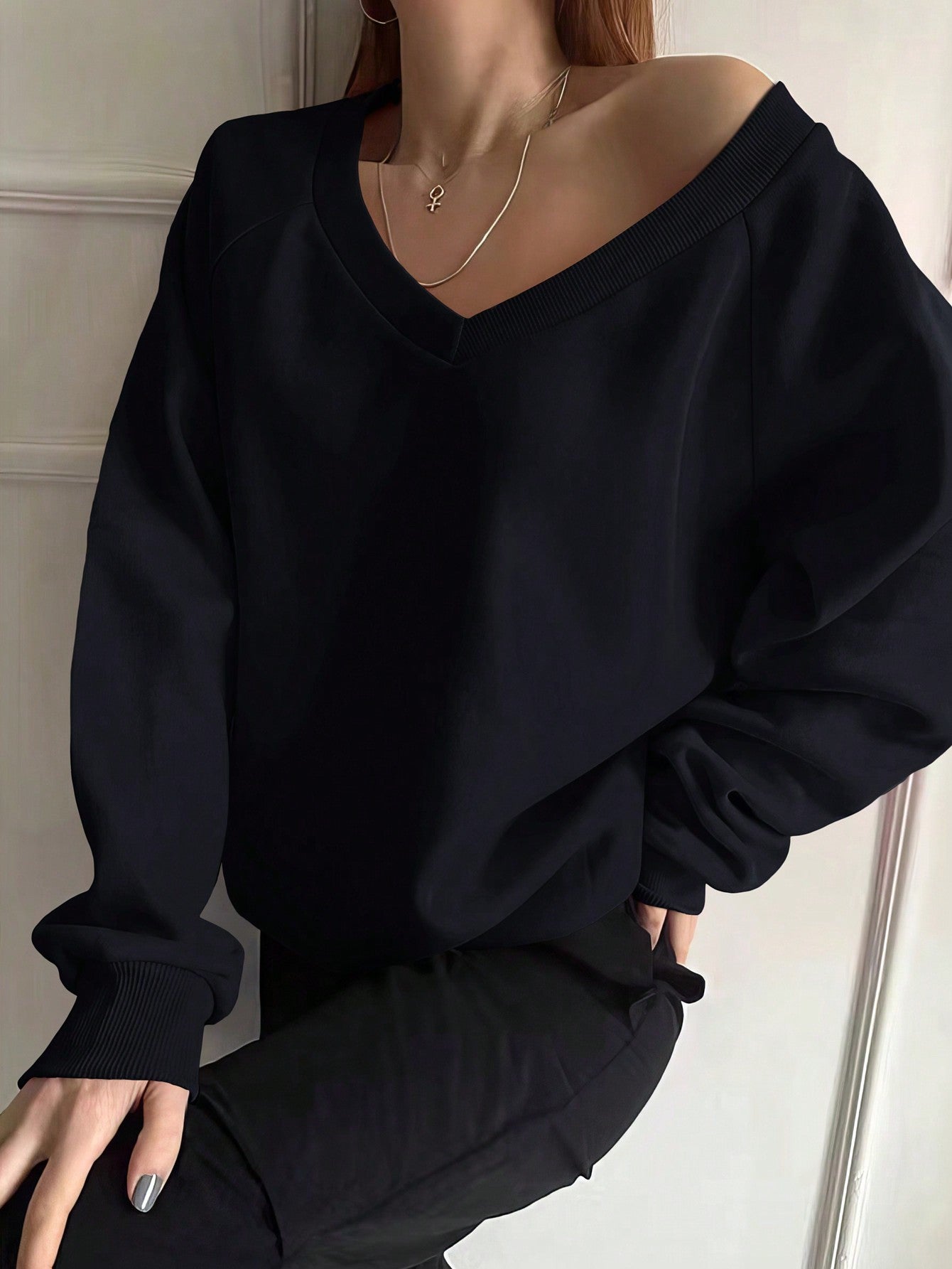 Solid Raglan Sleeve V Neck Sweatshirt