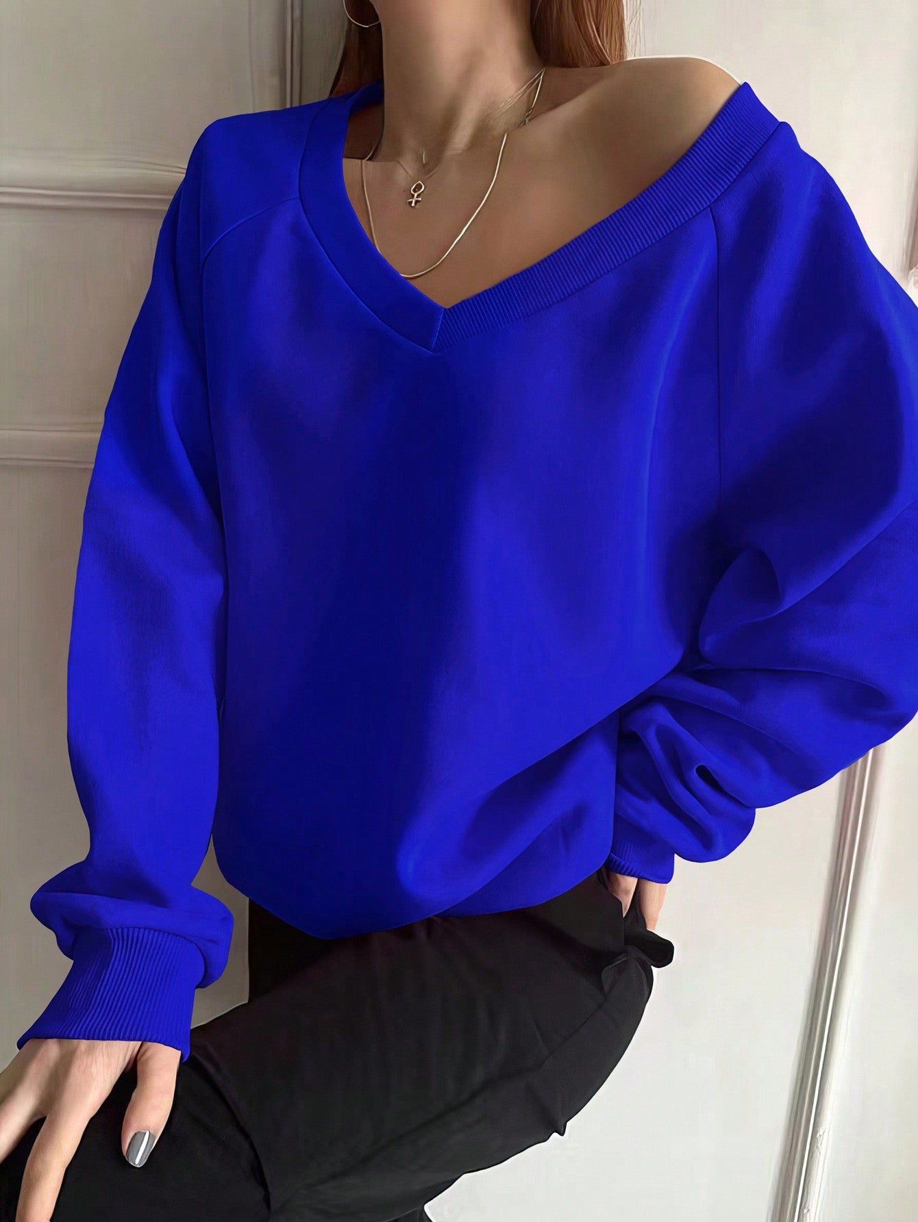 Solid Raglan Sleeve V Neck Sweatshirt