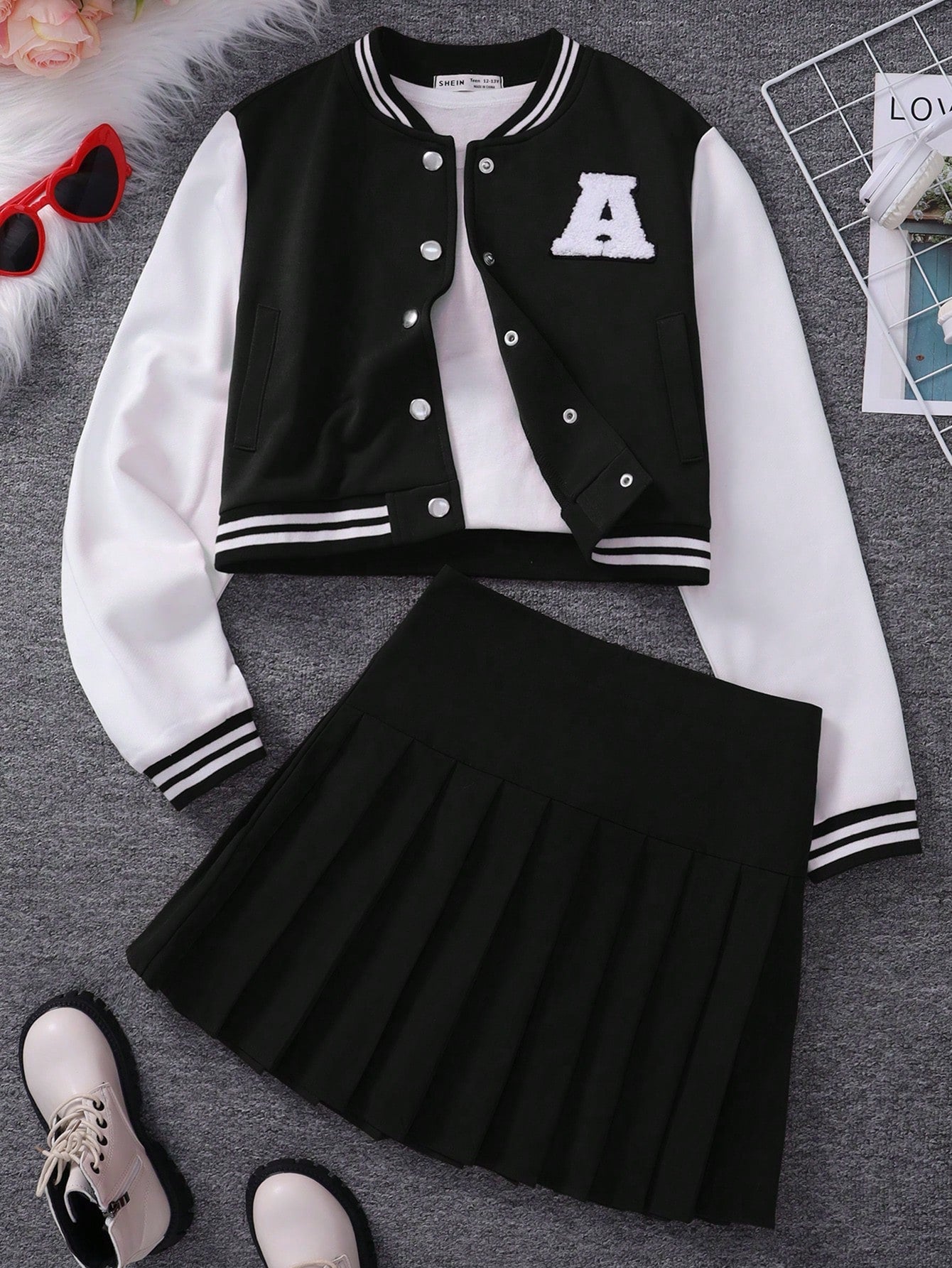 Teen Girl Baseball Jacket With Letter Embroidery And Pleated Skirt Set