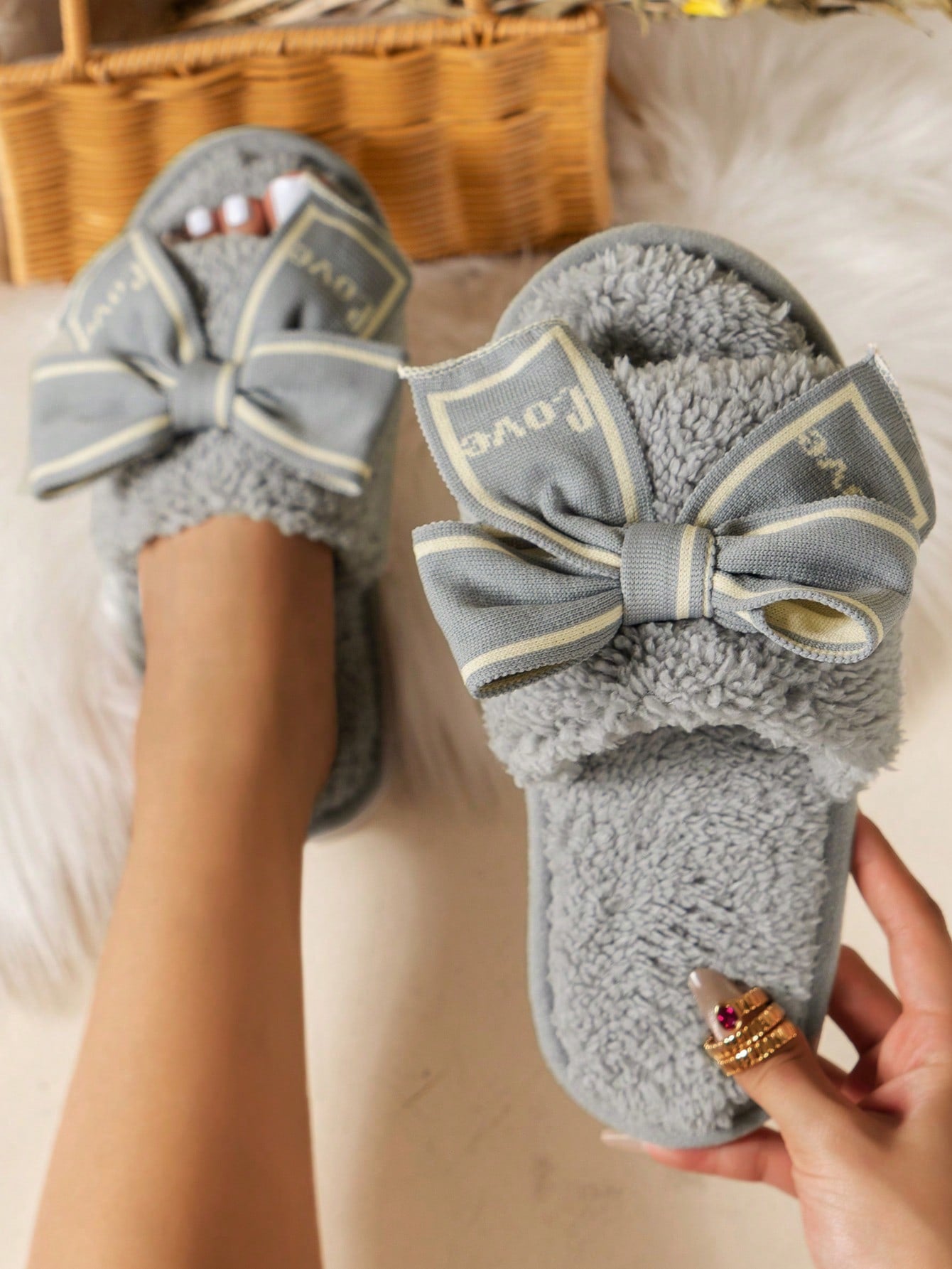 Women's Home Plush Slippers, Silent & Bowknot Decor & Anti-slip, Slight Color Difference Due To Computer/phone Monitor