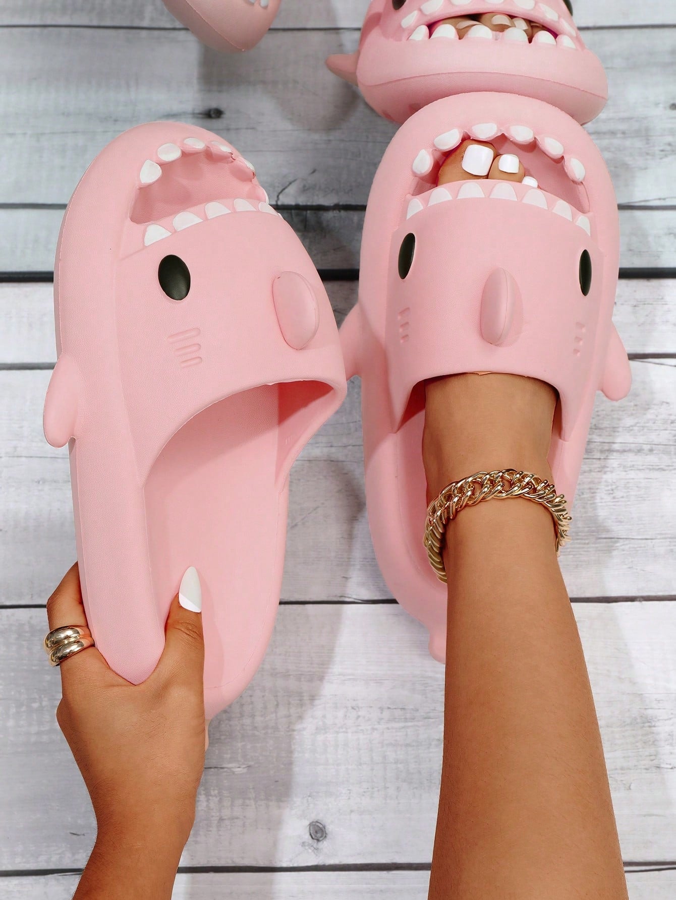 Fashionable Fun Shark Shaped Thick Sole Plastic Slippers, New Style Shark Slides