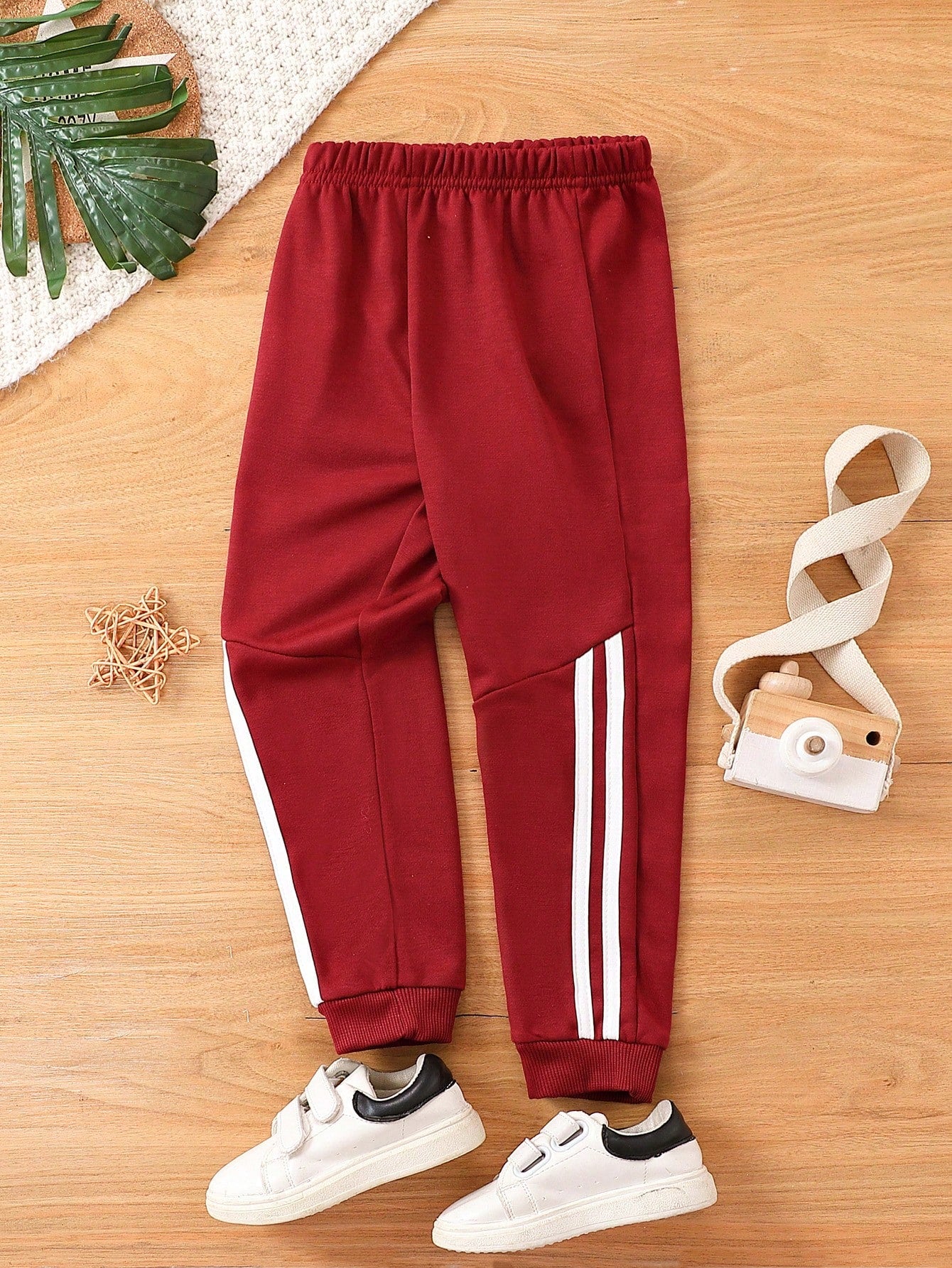 Young Boy Gray Striped Sports & Casual Fashionable Jogger Pants, Suitable For Summer And Autumn