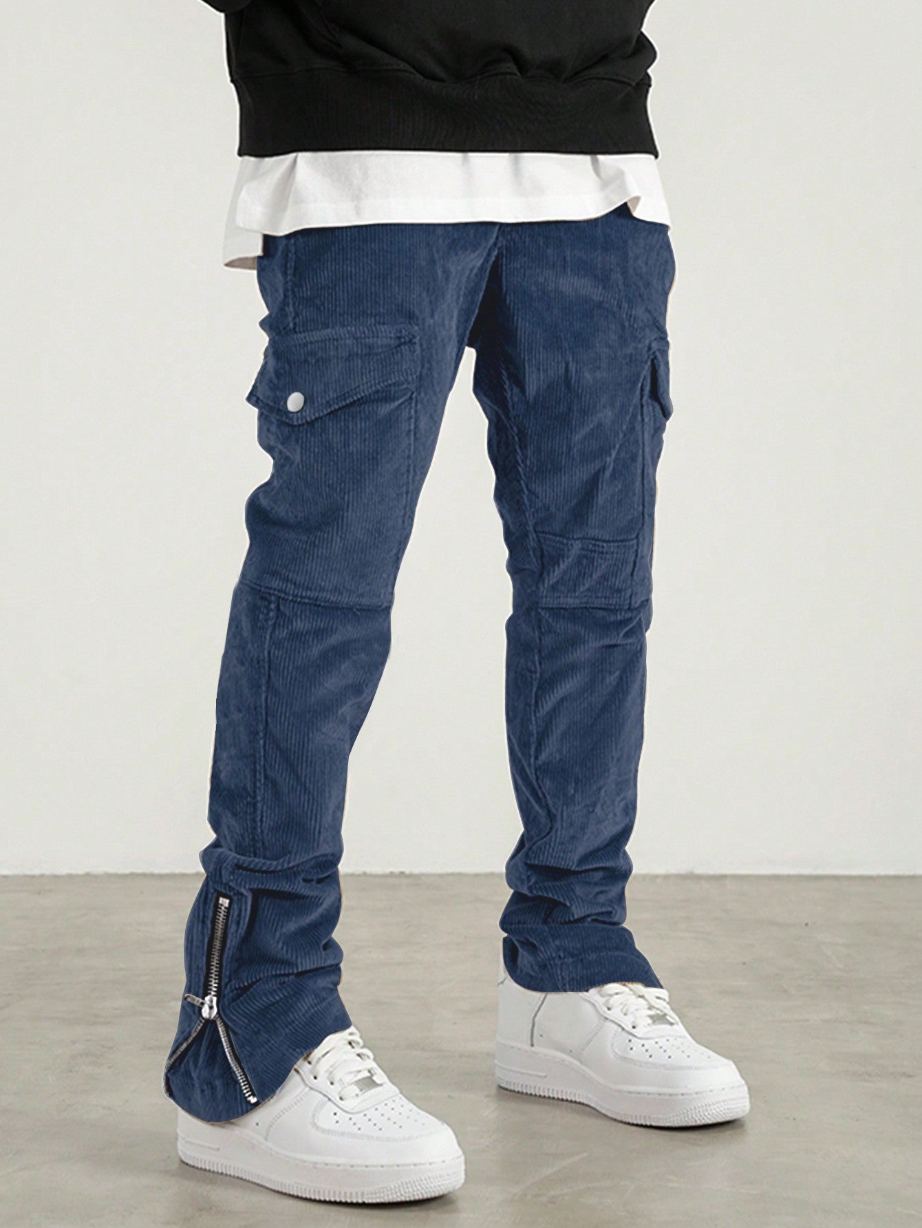 Men Flap Pocket Side Drawstring Waist Corduroy Pants