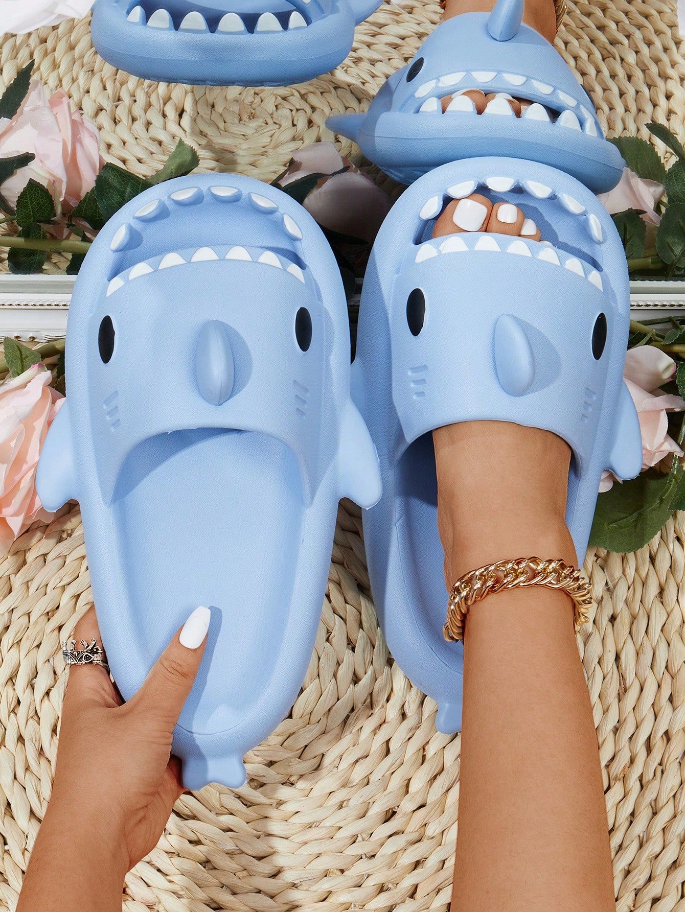 New Fun Shark Thick-Soled Beach Slippers Women's Flat Slippers