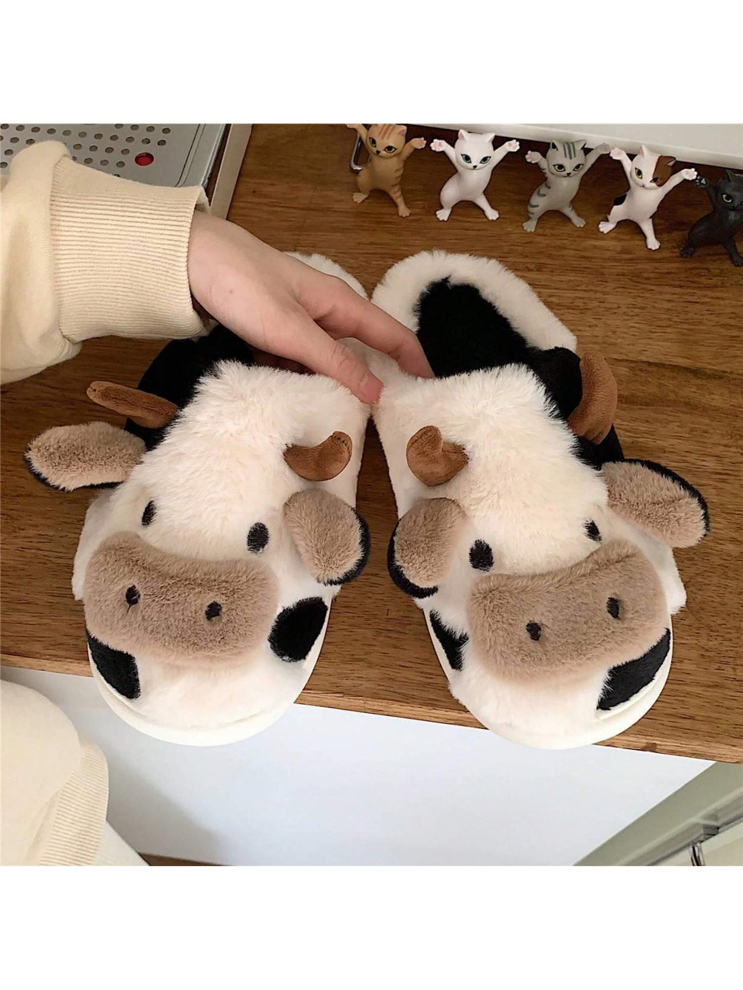 Cow Slippers For Women Fuzzy Plush Animal Slippers Winter Warm Cozy House Slippers Soft Thick Sole Shoes Furry Home Sliders For Indoor Outdoor