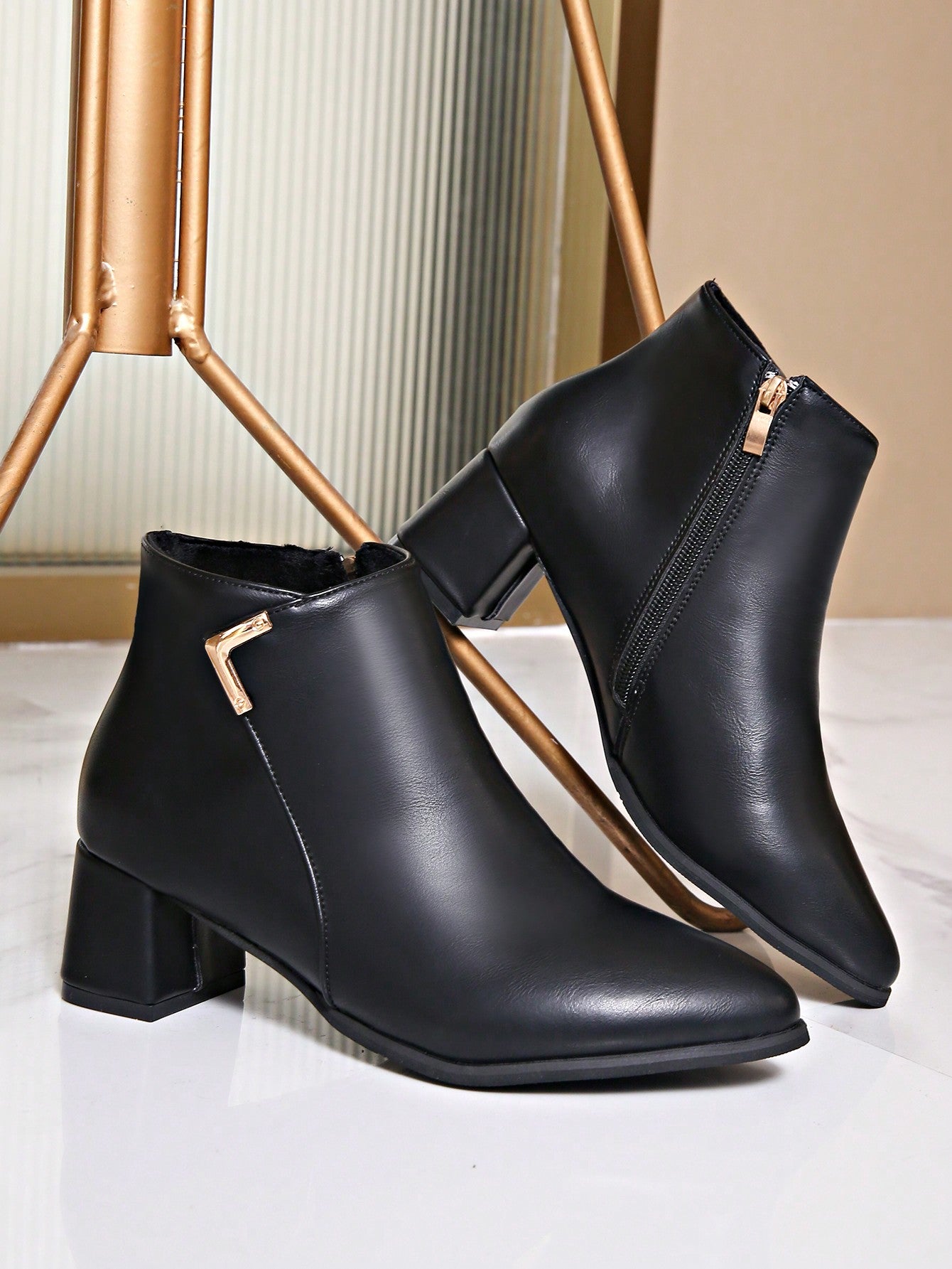 Women's Winter Warm Leather Ankle Boots With Chunky Heel And Pointed Toe