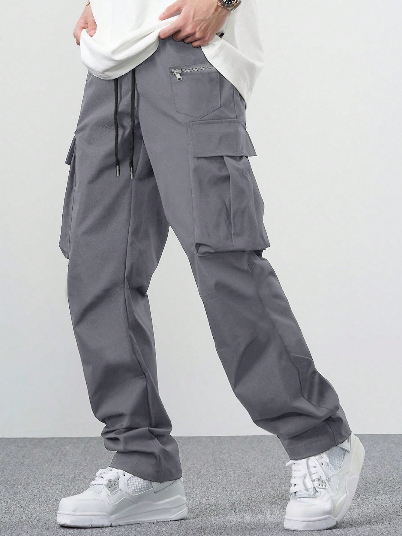 Loose-Fit Men's Cargo Pants With Drawstring Waist