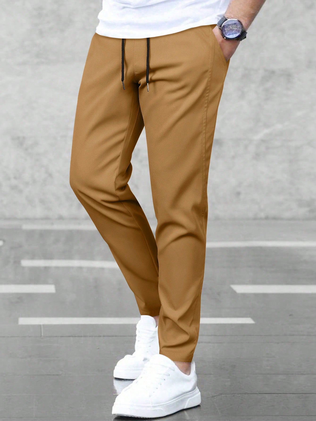 Men Solid Slant Pocket Drawstring Waist Pants