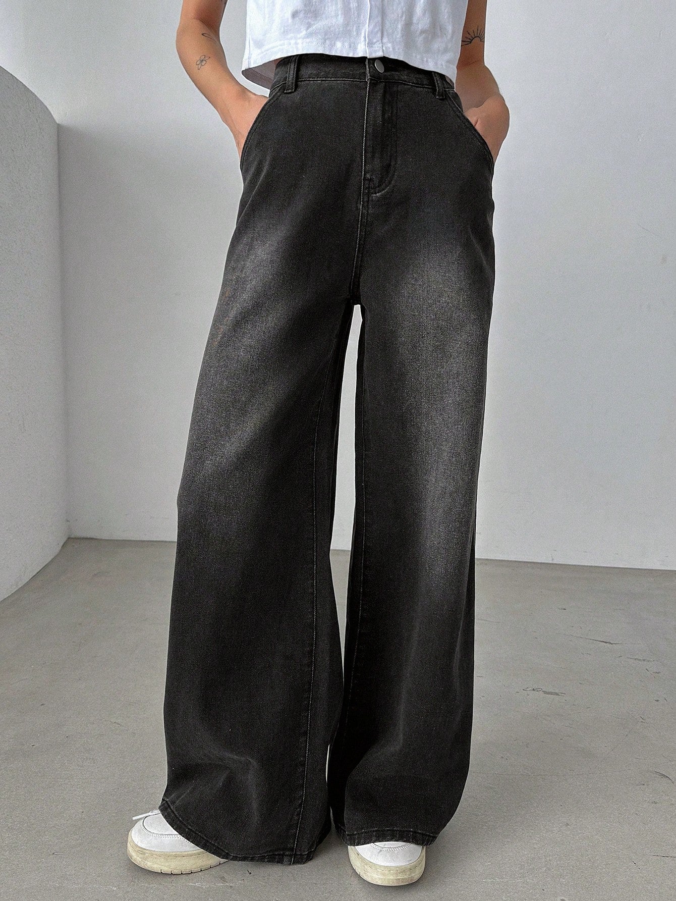 Slant Pocket Wide Leg Jeans