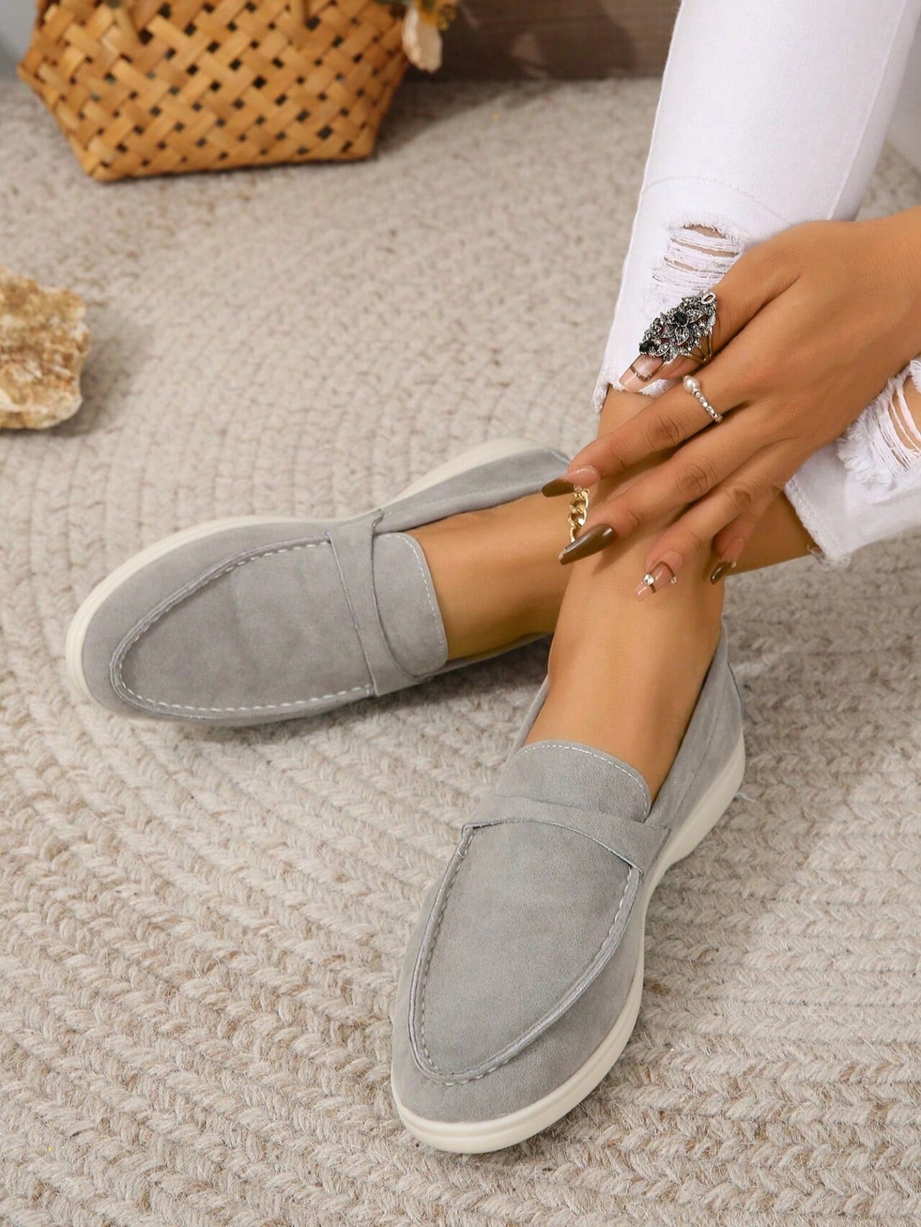 Fashionable Ladies' Solid Color, Simple, Retro Loafers; Comfortable Slip-On Shoes With Shallow Mouth