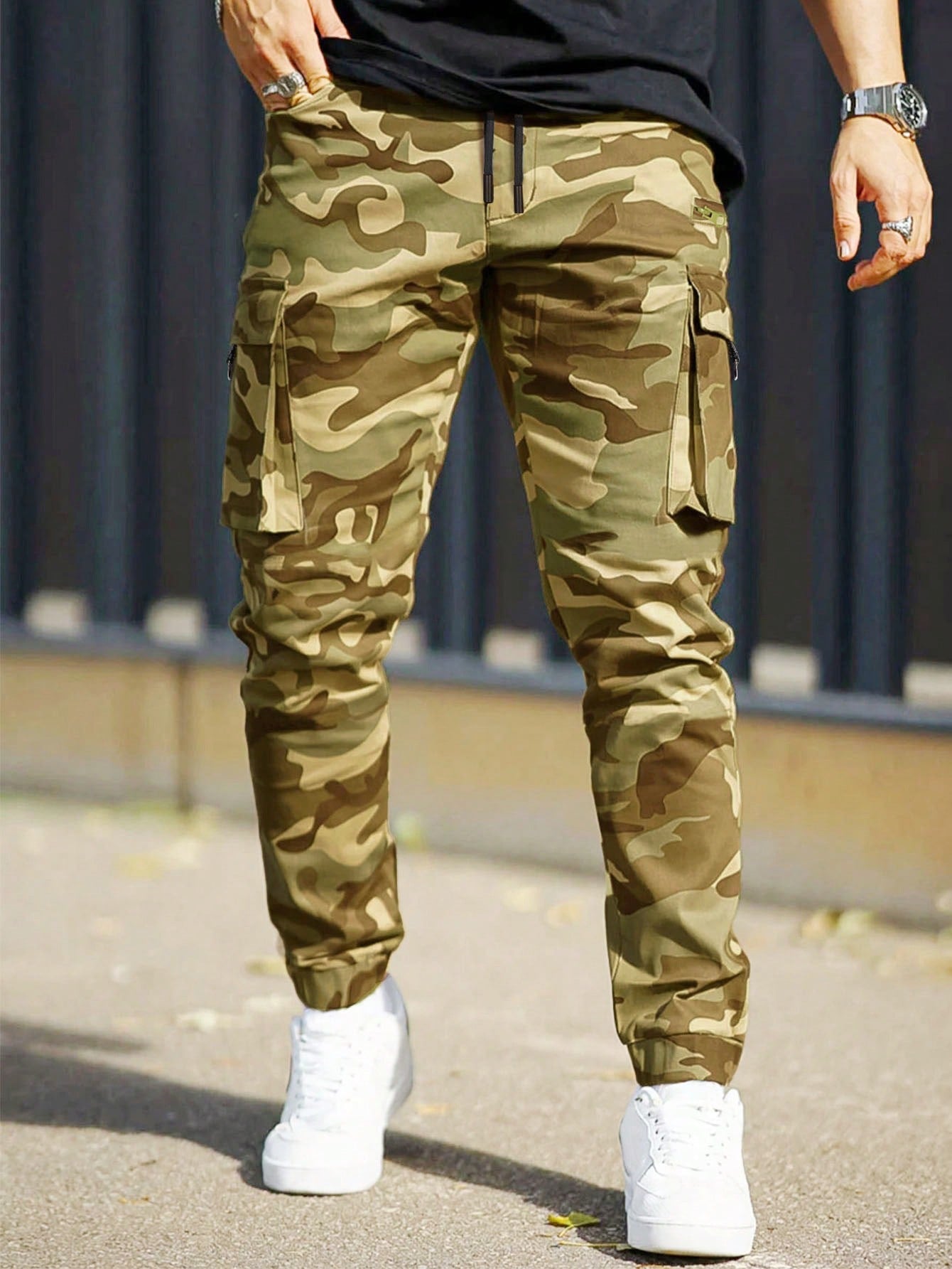 Men Camo Print Flap Pocket Cargo Pants