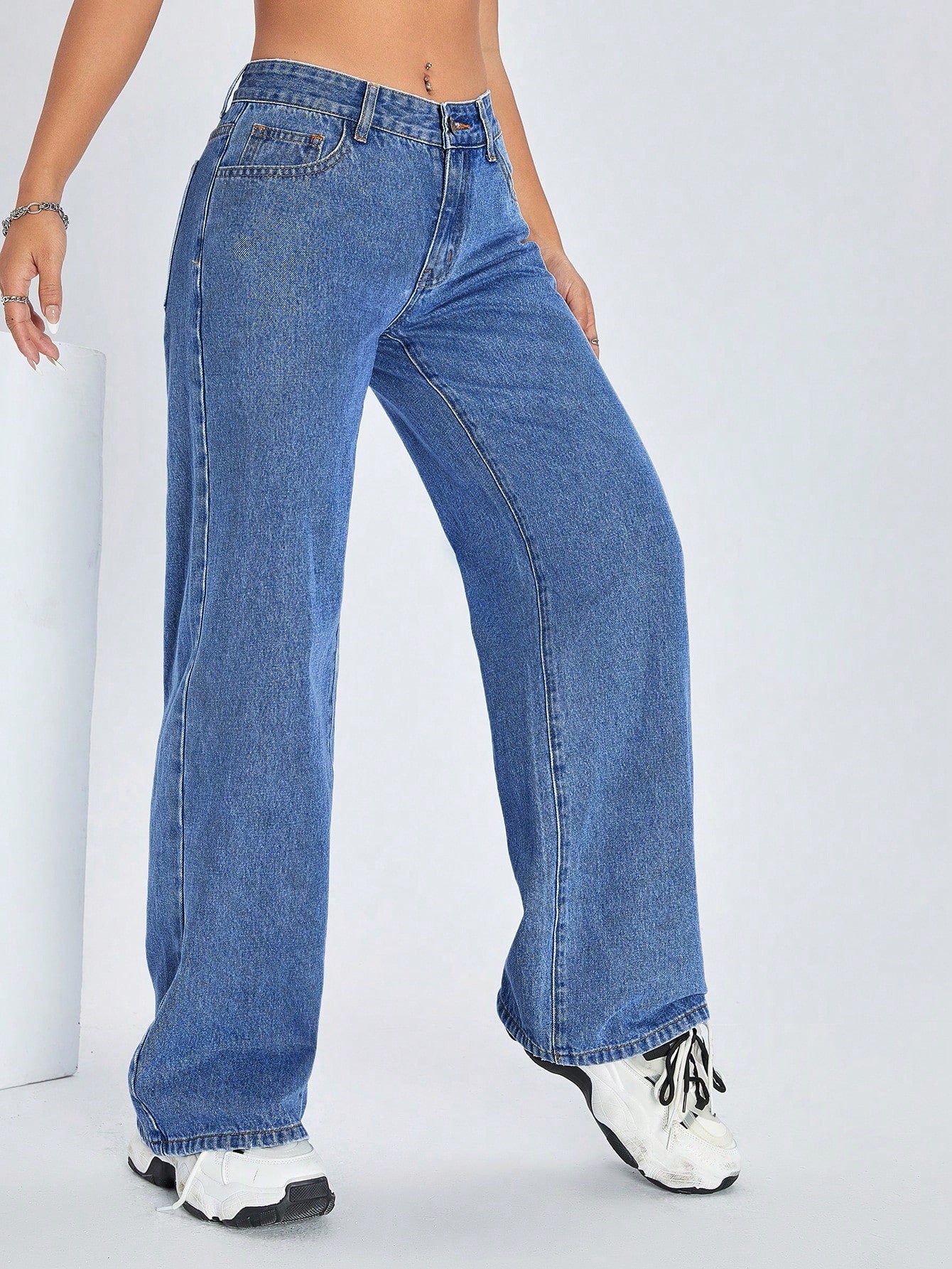 Women's Mid-rise Loose Fit Denim Pants