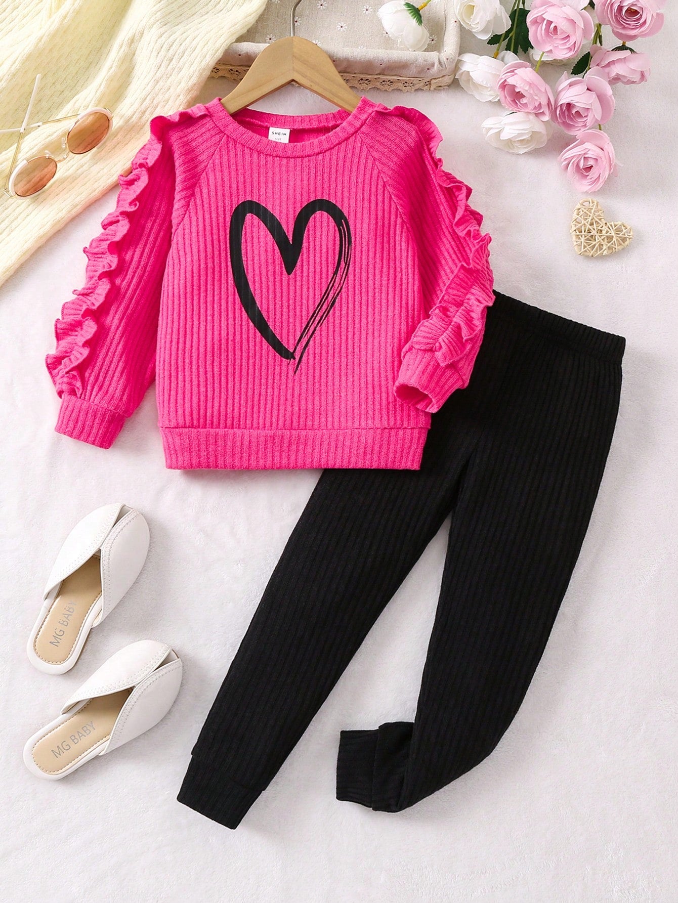 Young Girl Heart Print Ruffle Trim Raglan Sleeve Sweatshirt & Leggings