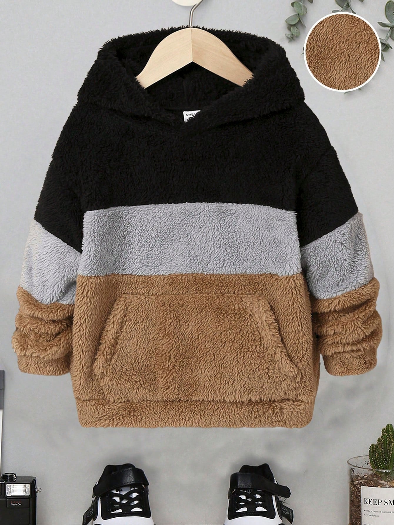 Young Boy Color Block Kangaroo Pocket Teddy Hoodie