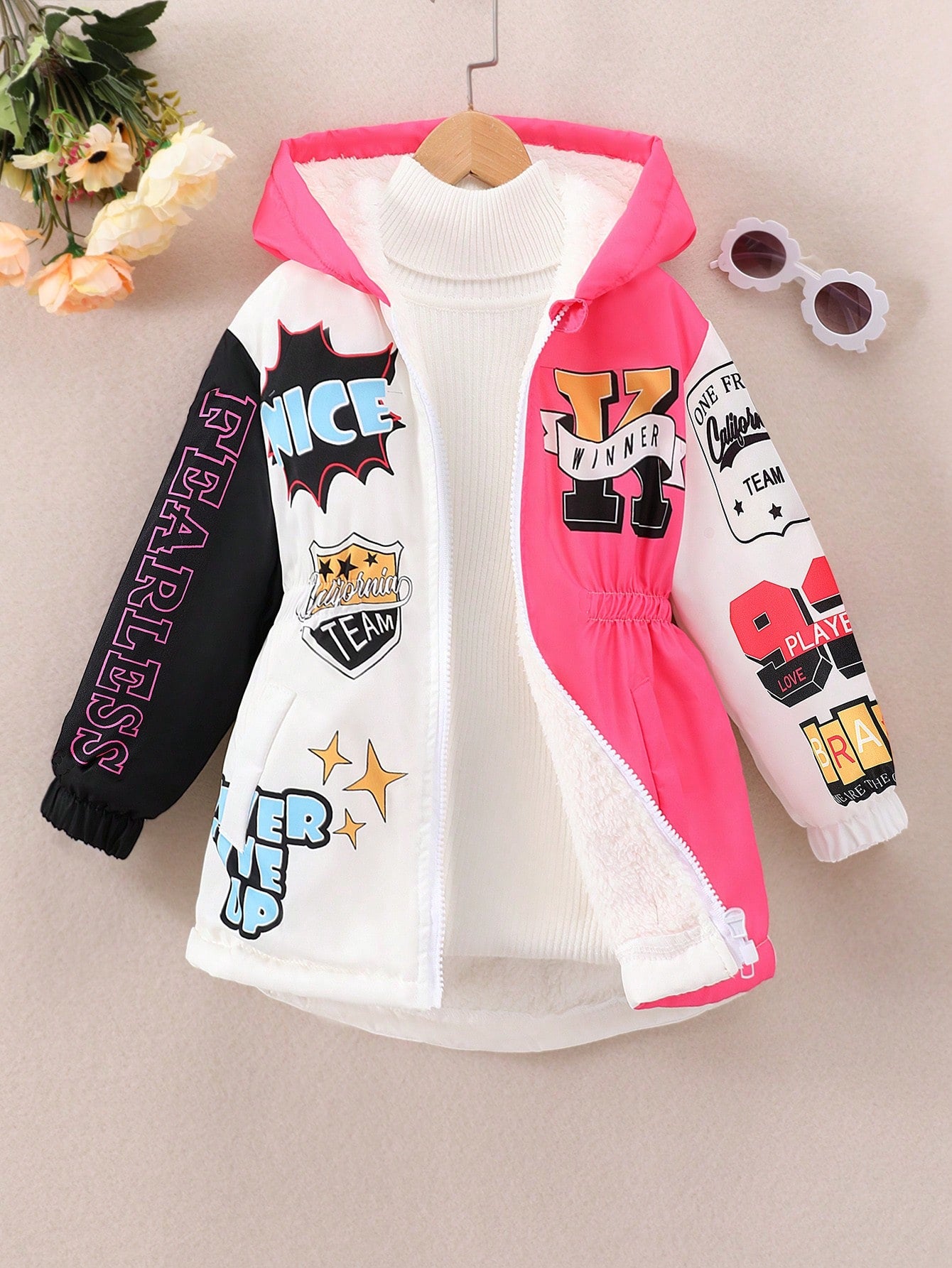 Young Girl Letter Graphic Colorblock Hooded Thermal Lined Coat Without Sweater