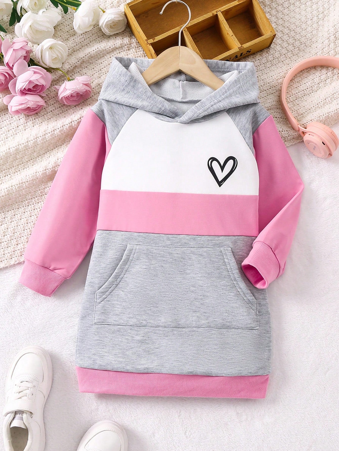 Young Girl Heart Imitation Pearl Sparkle Gradient Fashionable Casual Sweatshirt For Fall/Winter, Suitable For Outdoor Activities, Comfortable And Convenient To Wear.