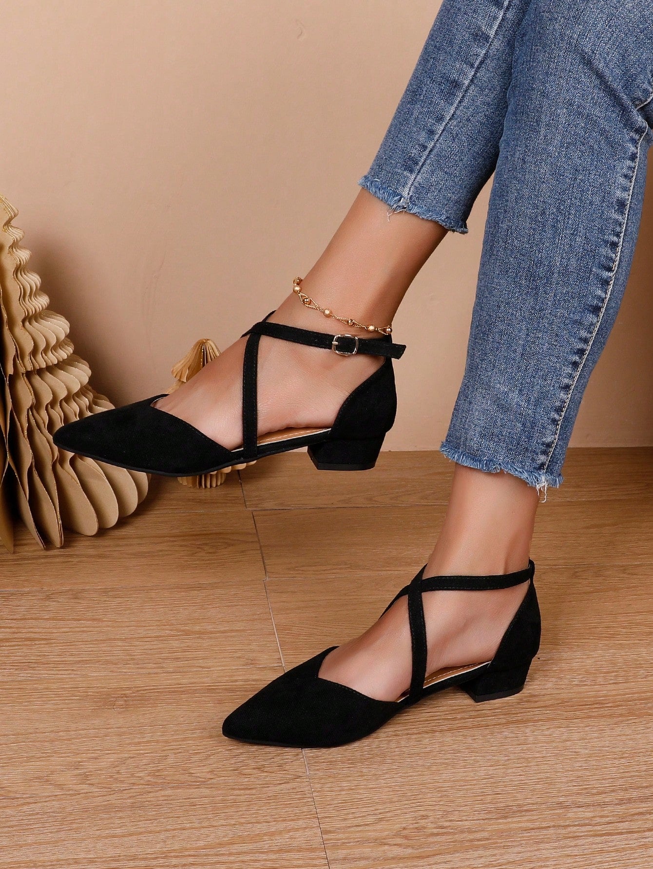 Women Spring & Autumn Fashionable Pointed Toe Cross Strap Buckle Hollow Out Chunky Heel Mary Jane Flats