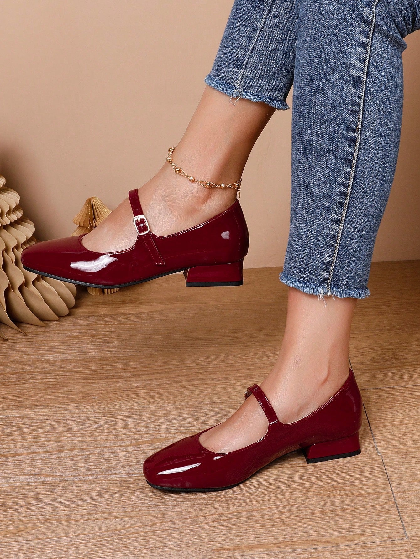 New Fashion Red Mary Jane Pumps Women's Comfortable Chunky Heel Small Leather Shoes Flat Sole Ladies' Shoes