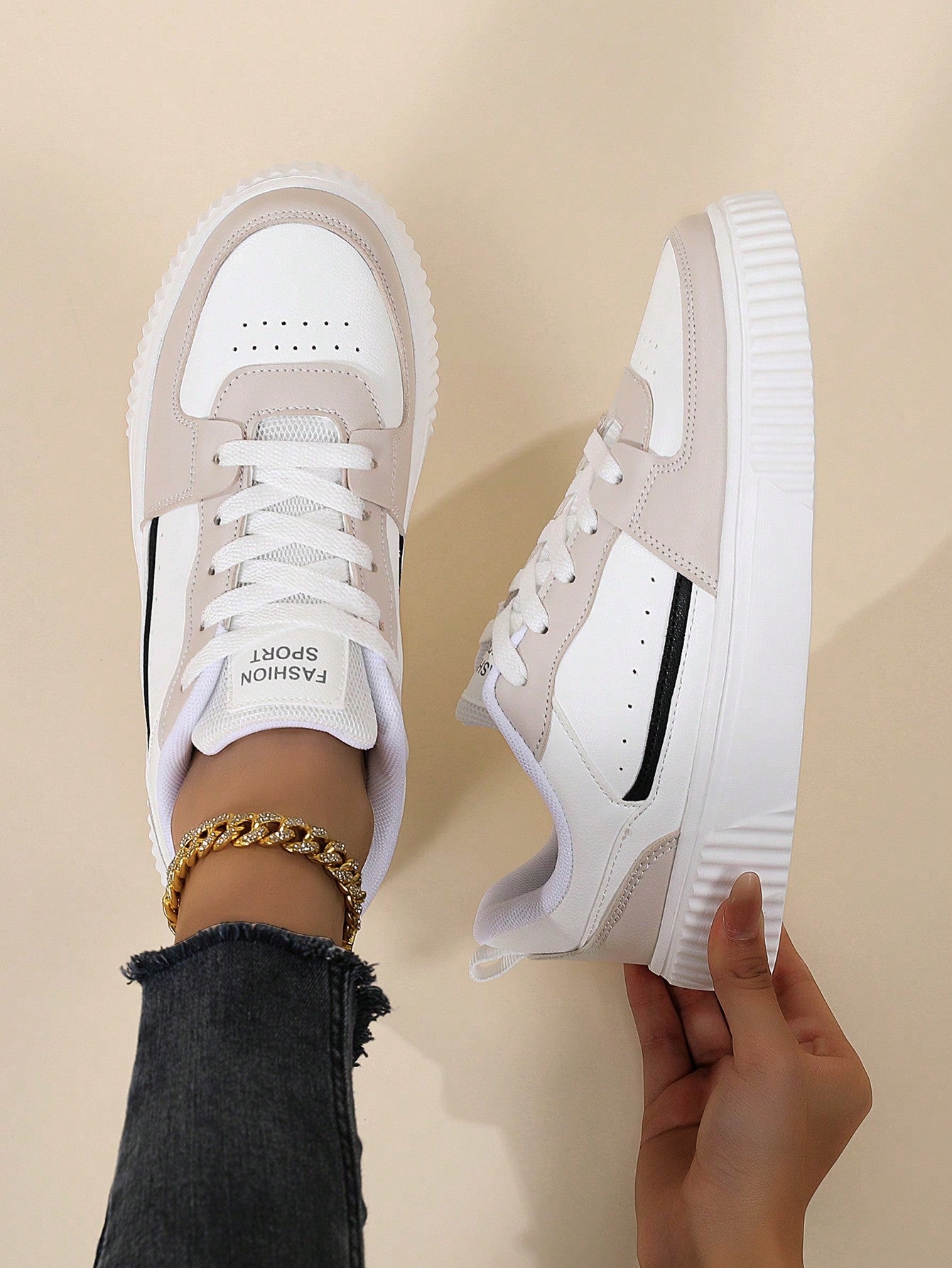 Women Lace-Up Casual Sneakers, Sport Shoes, White Shoes, Skateboarding Shoes, Lightweight Street Shoes