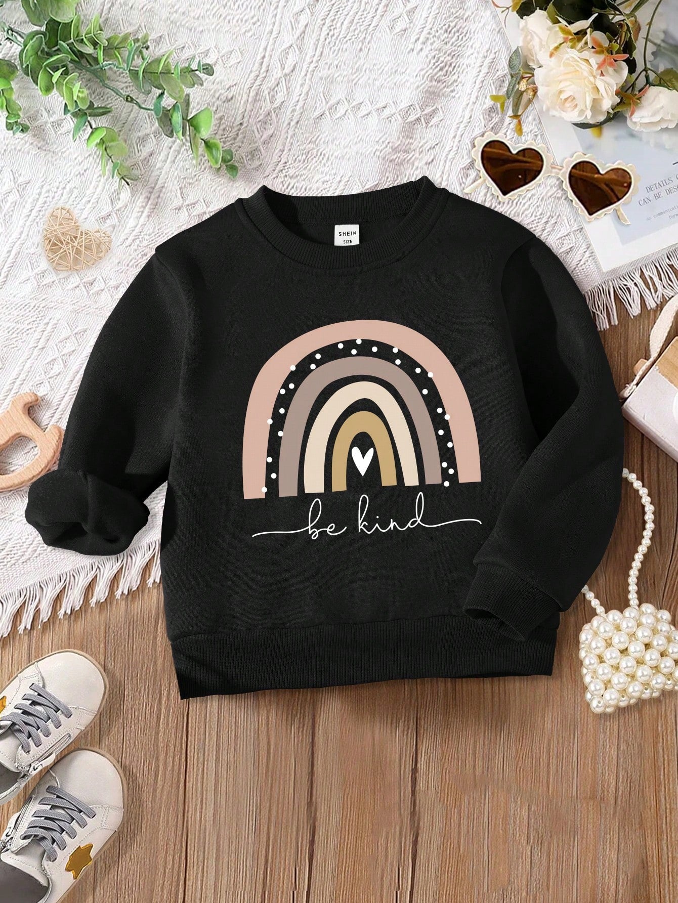 Young Girl Heart & Letter Graphic Thermal Lined Sweatshirt