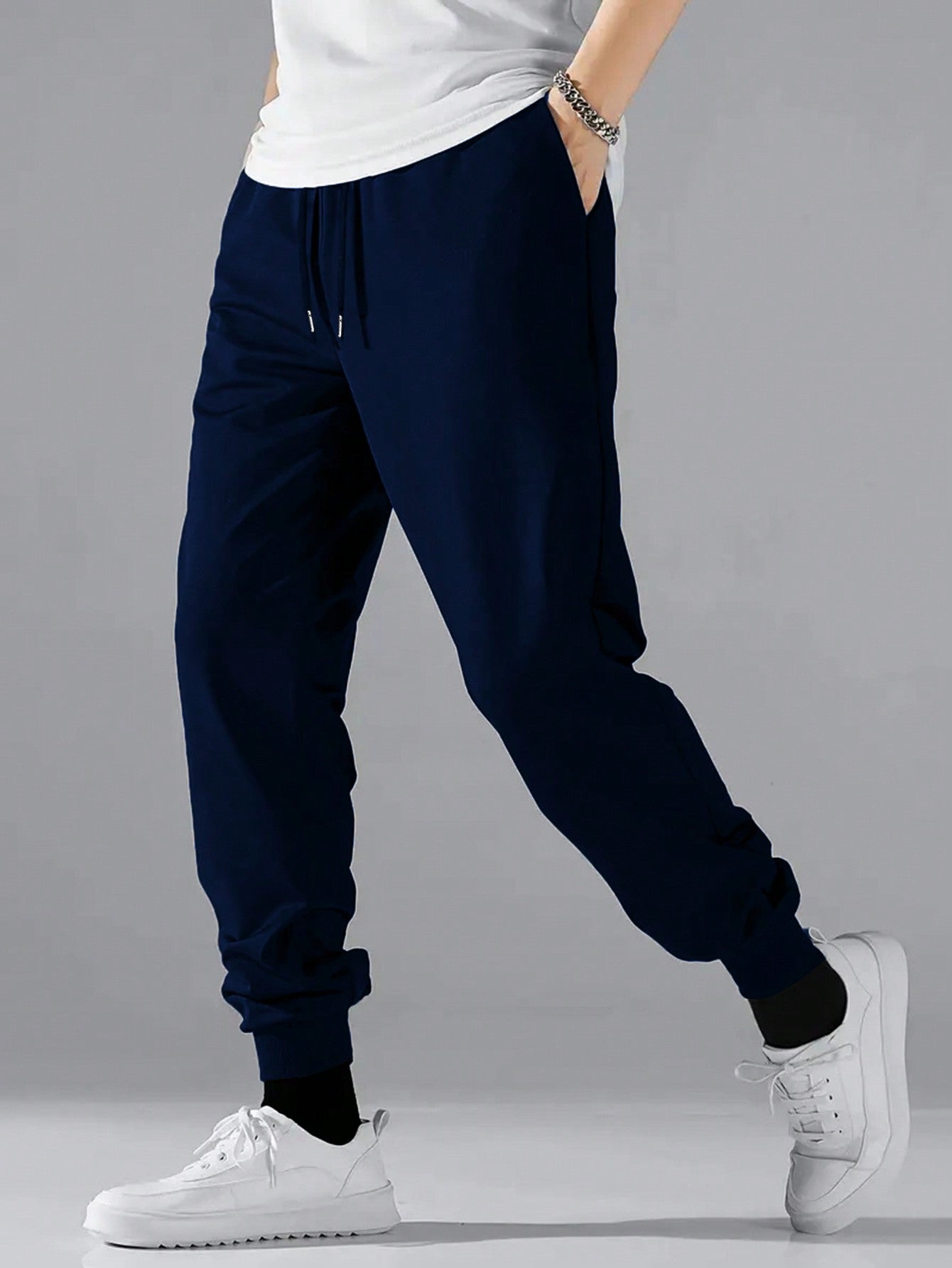 Men Solid Slant Pocket Drawstring Waist Pants