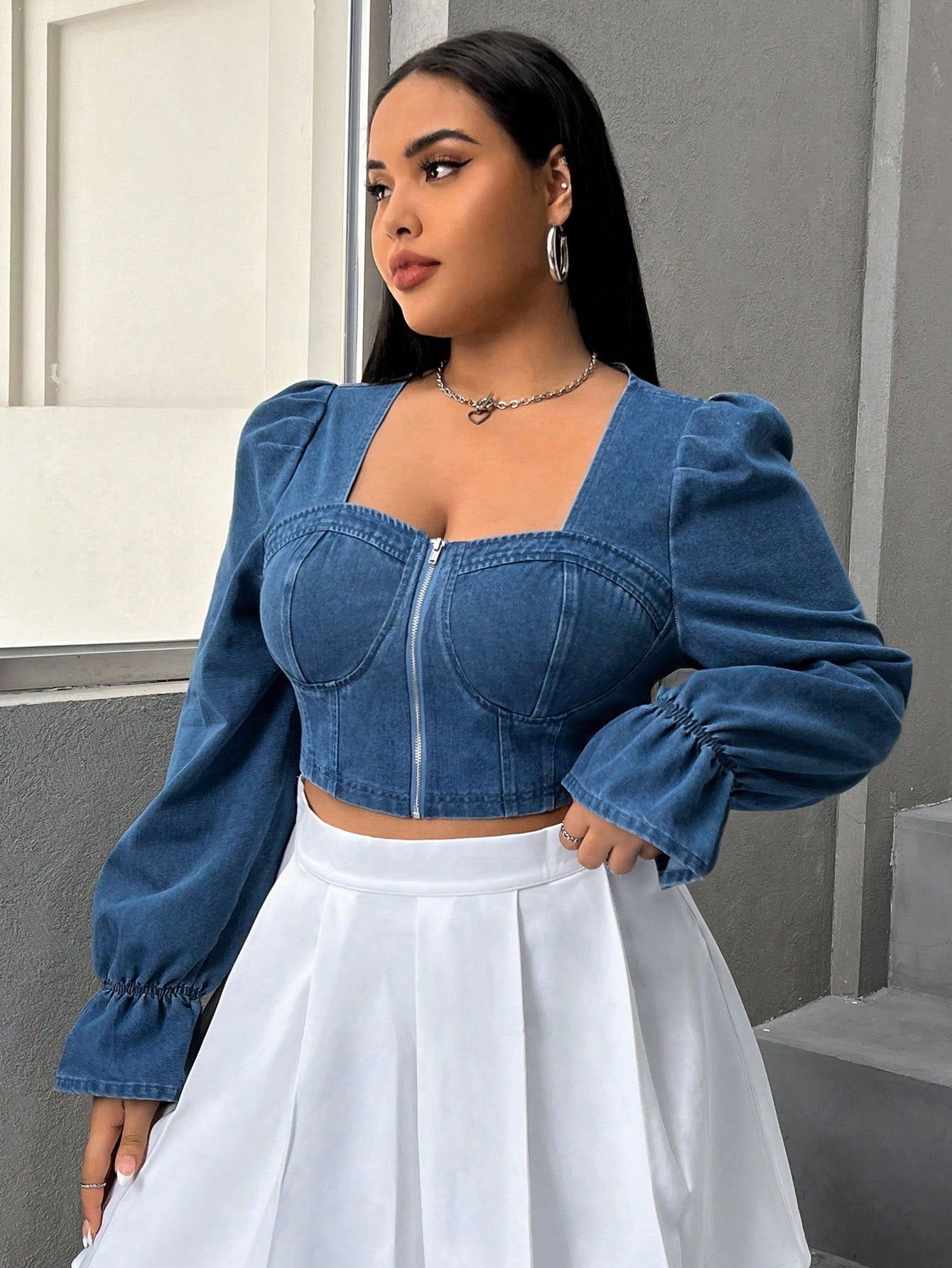 Plus Sweetheart Neck Flare Sleeve Zip Up Crop Denim Top