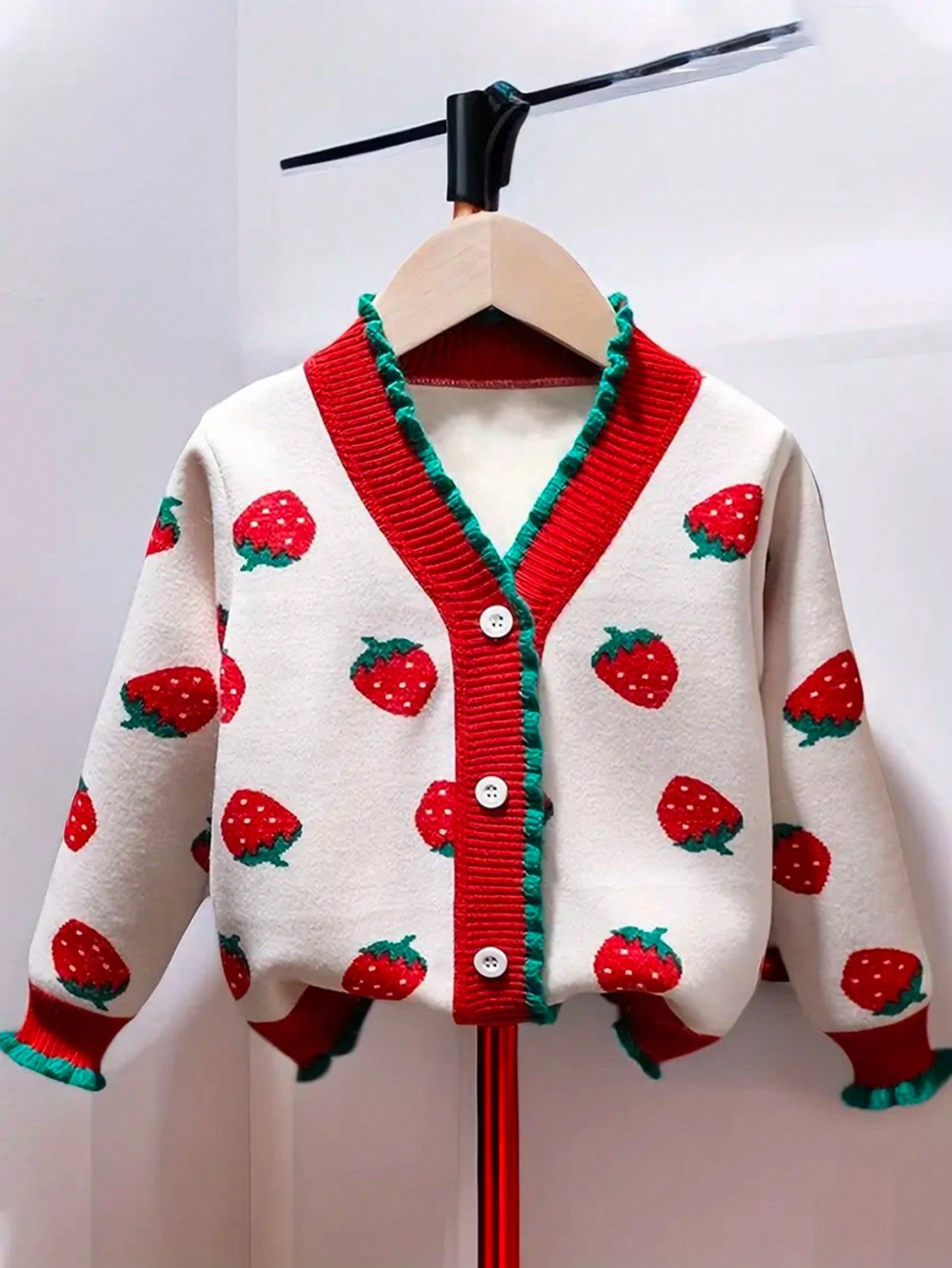 Young Girl 1pc Casual & Cute Strawberry Pattern V-Neck Knitted Cardigan With Fleece Lining