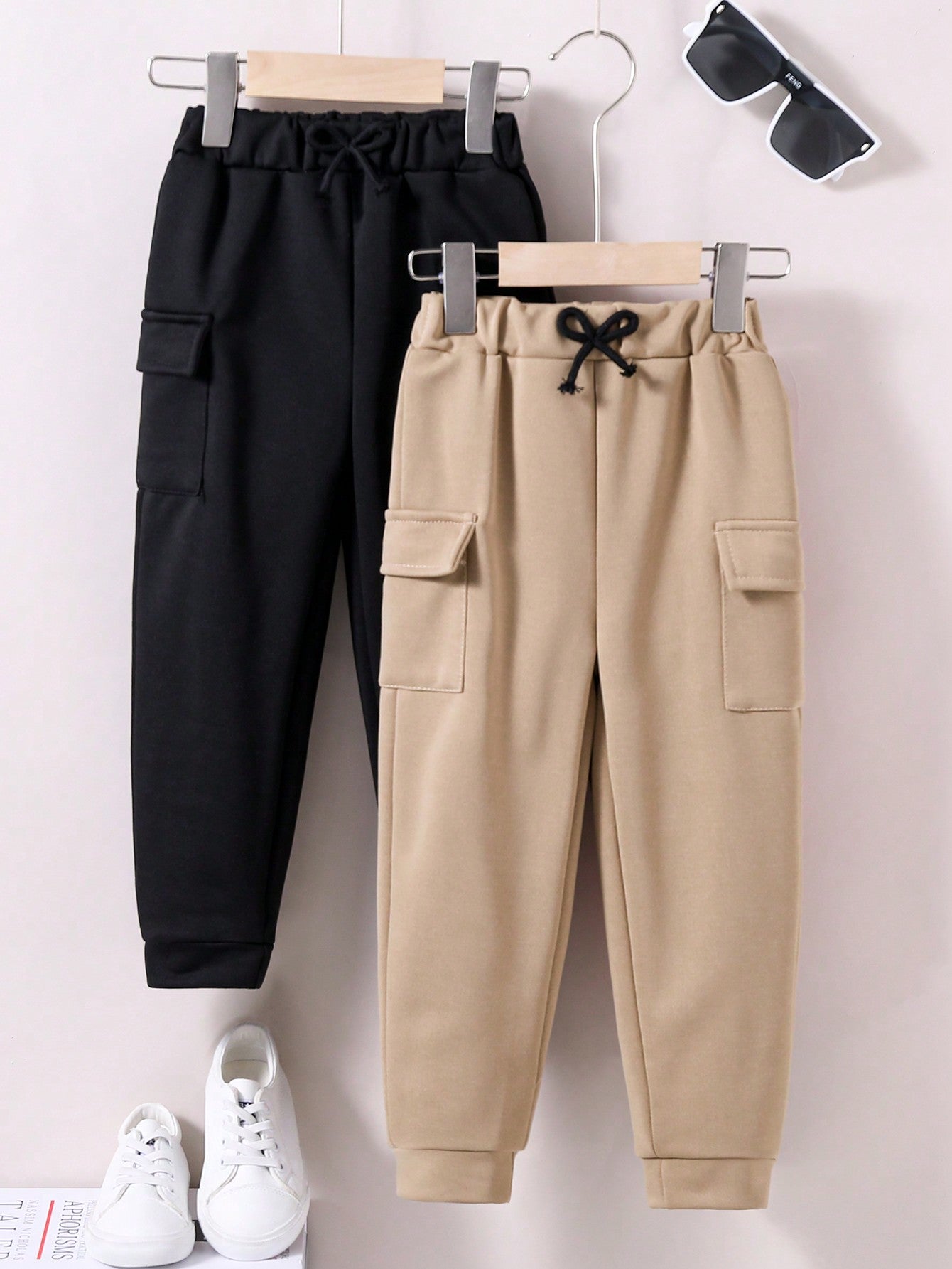 Young Boy Two-Piece Set Consisting Of Work Pants With Pockets, Spliced Color Design And Rope, Long Casual And Versatile Pants Suitable For The Autumn Season