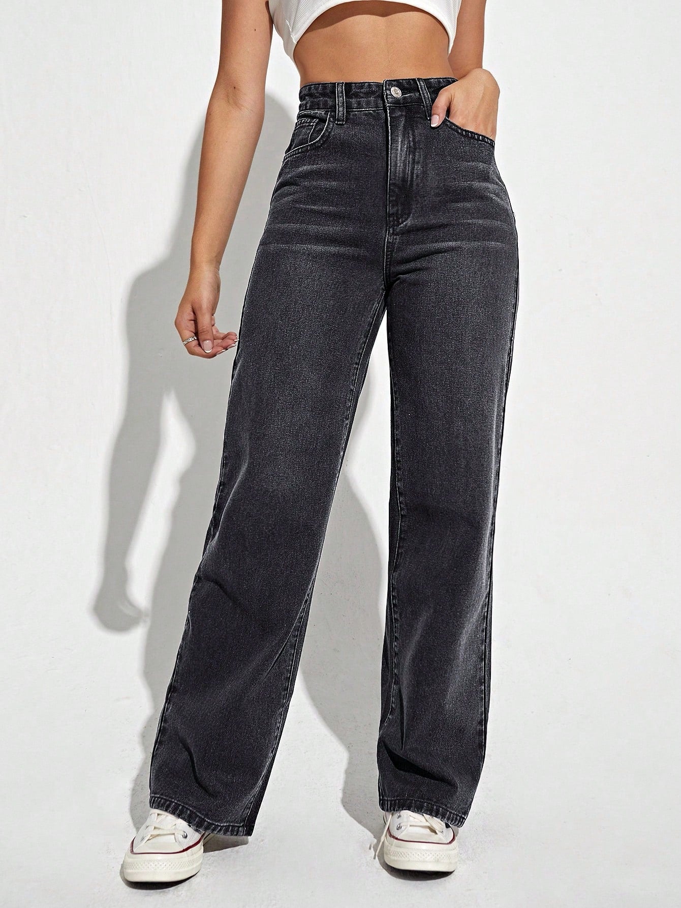 Women's Loose-Fit Casual Straight Leg Jeans With Pockets