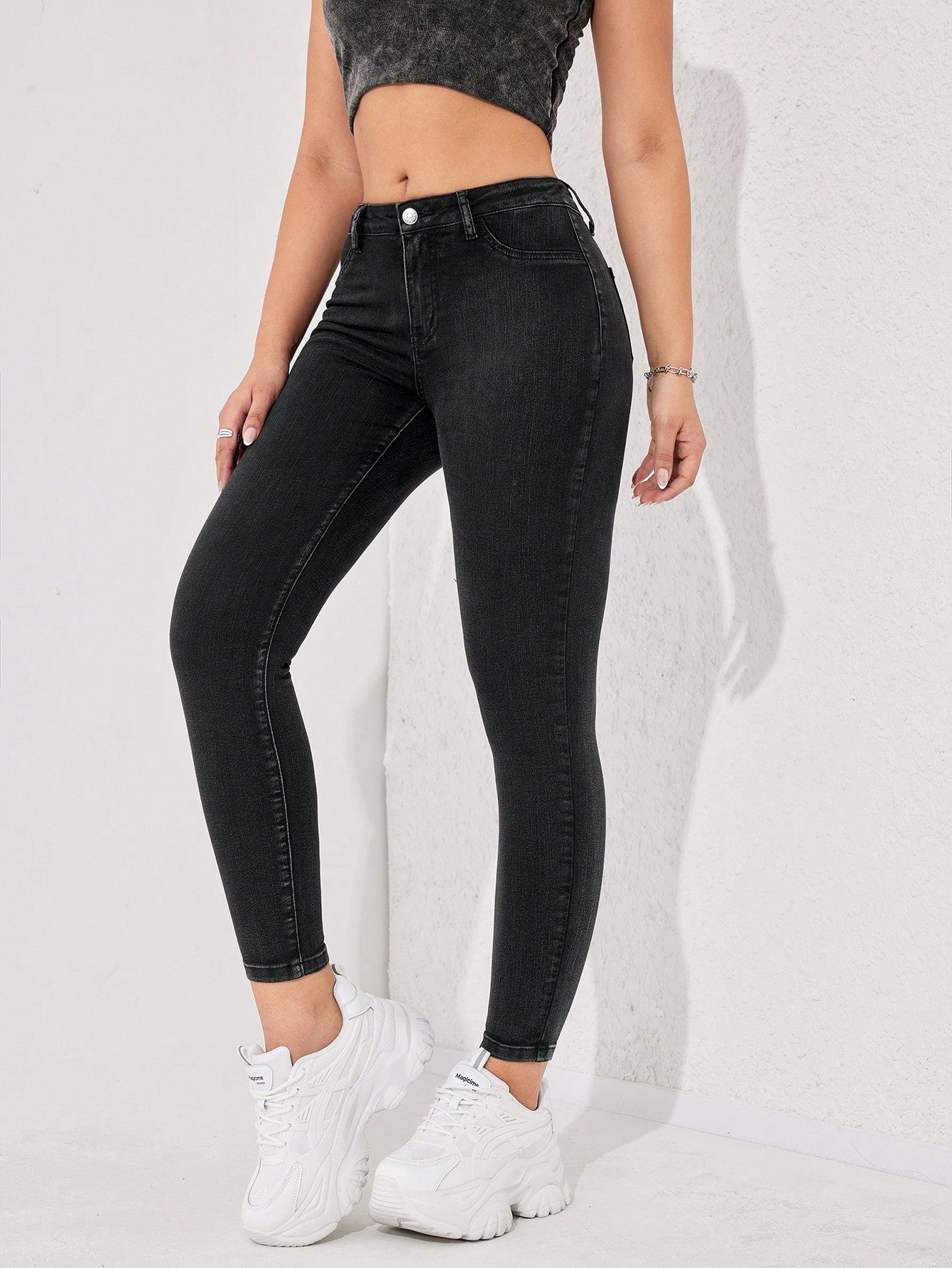 Slant Pocket Skinny Jeans