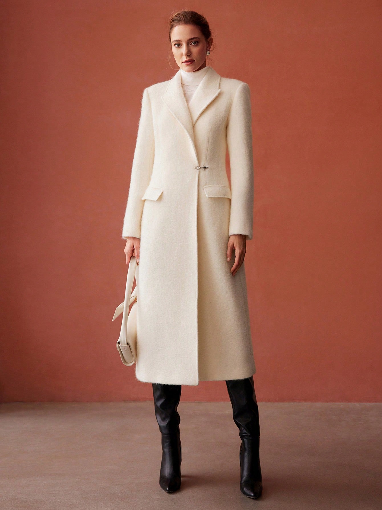 WOOL-BLEND HOOK CLASP COAT