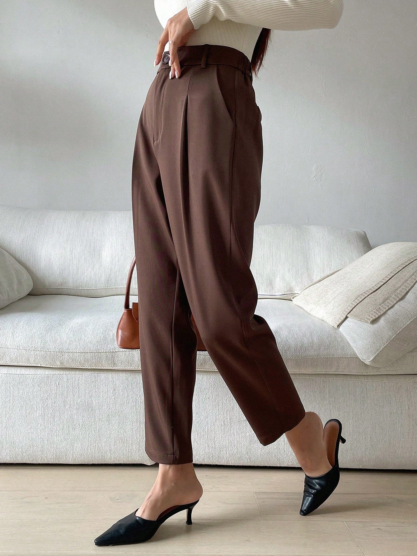 Plicated Detail Cropped Suit Pants