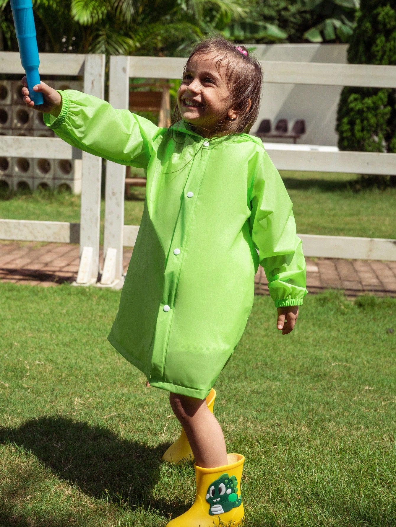 Boys' Cute Green Frog Shaped Printed Raincoat For All Seasons