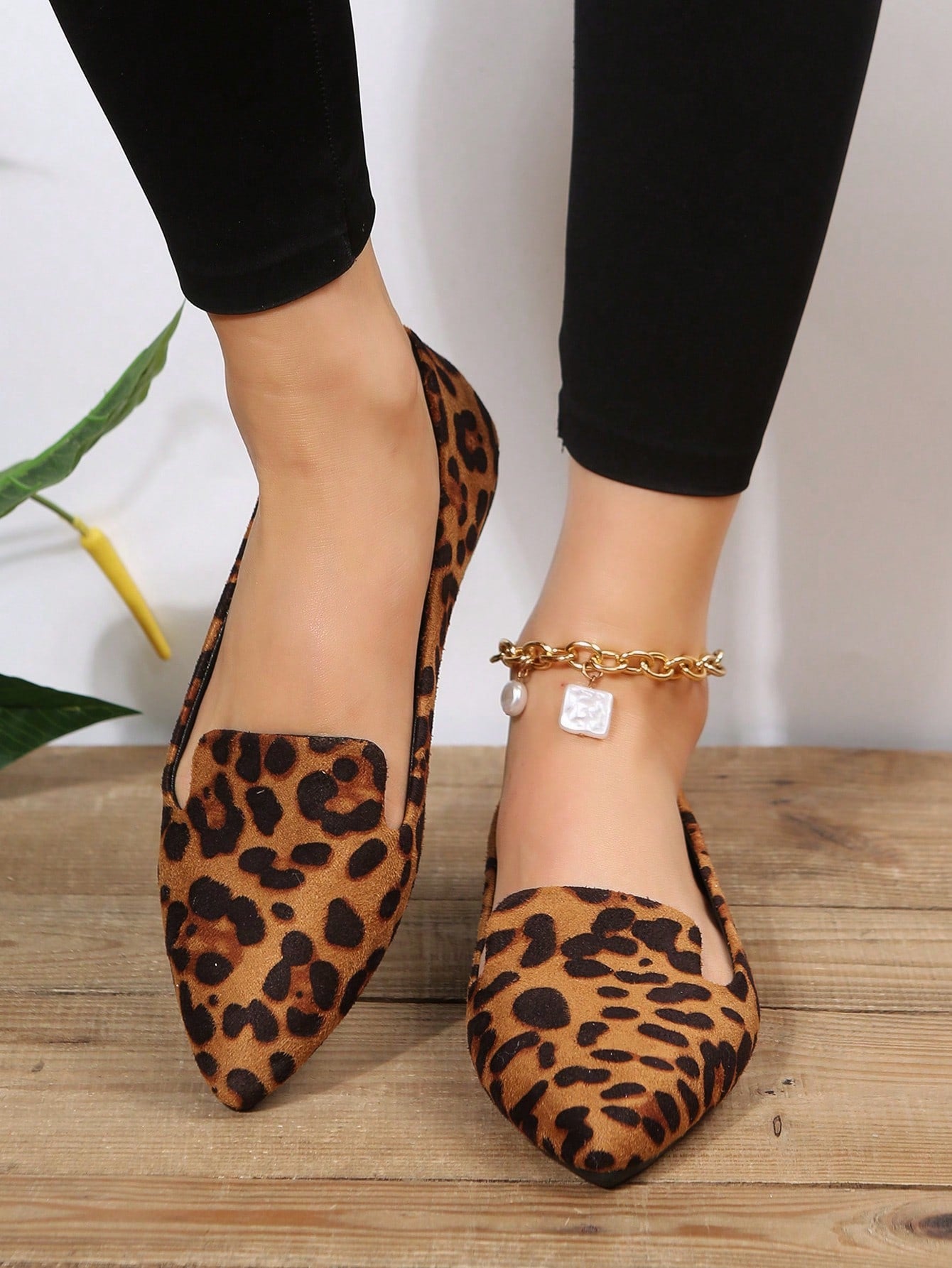 Autumn/winter Fashionable Leopard Print Shallow Mouth Pointed Toe Flat Shoes For Women