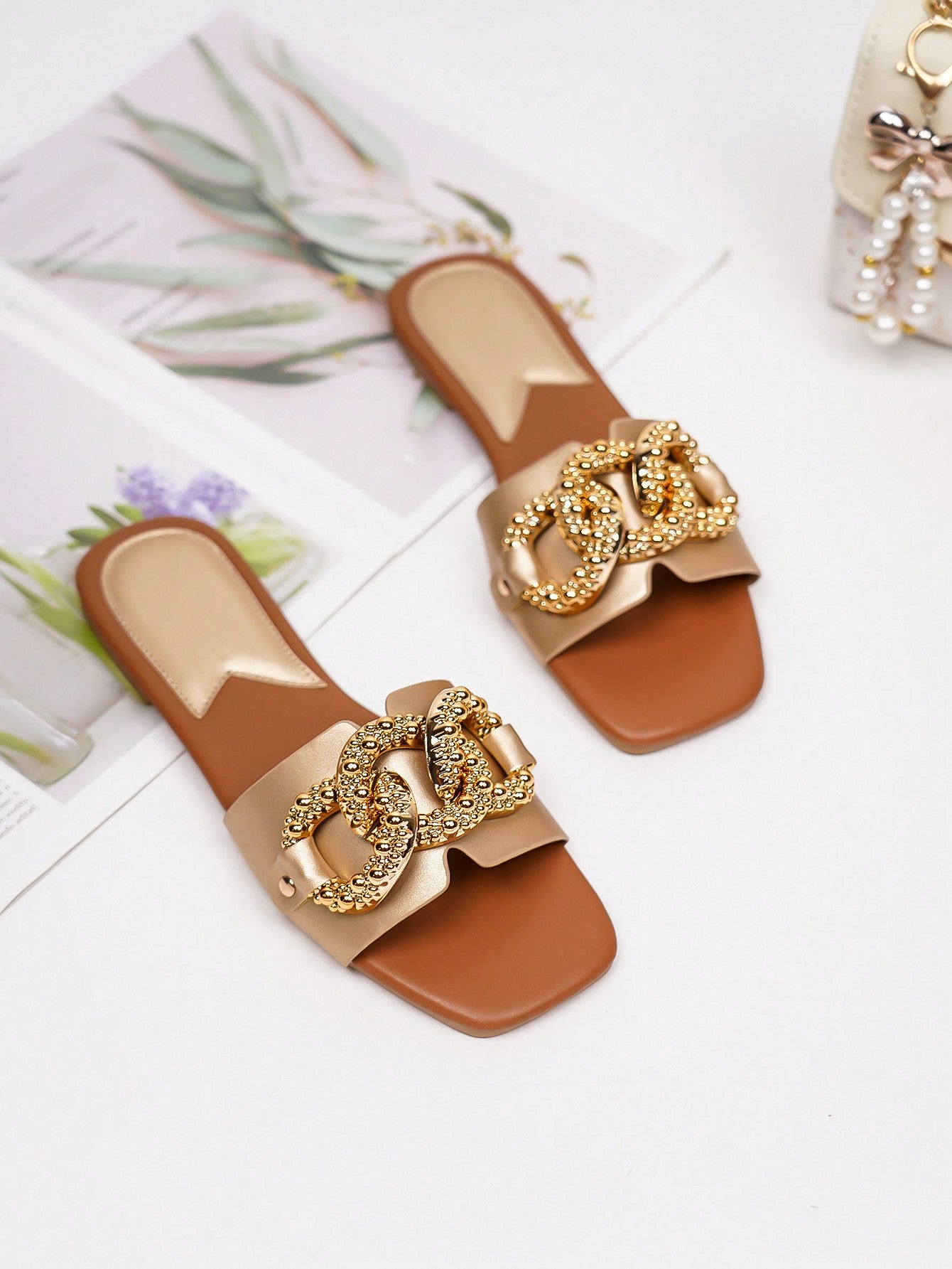 2023 Women's Square Toe Flat Sandals, Pearl-Decorated Transparent Slippers For Spring/Summer