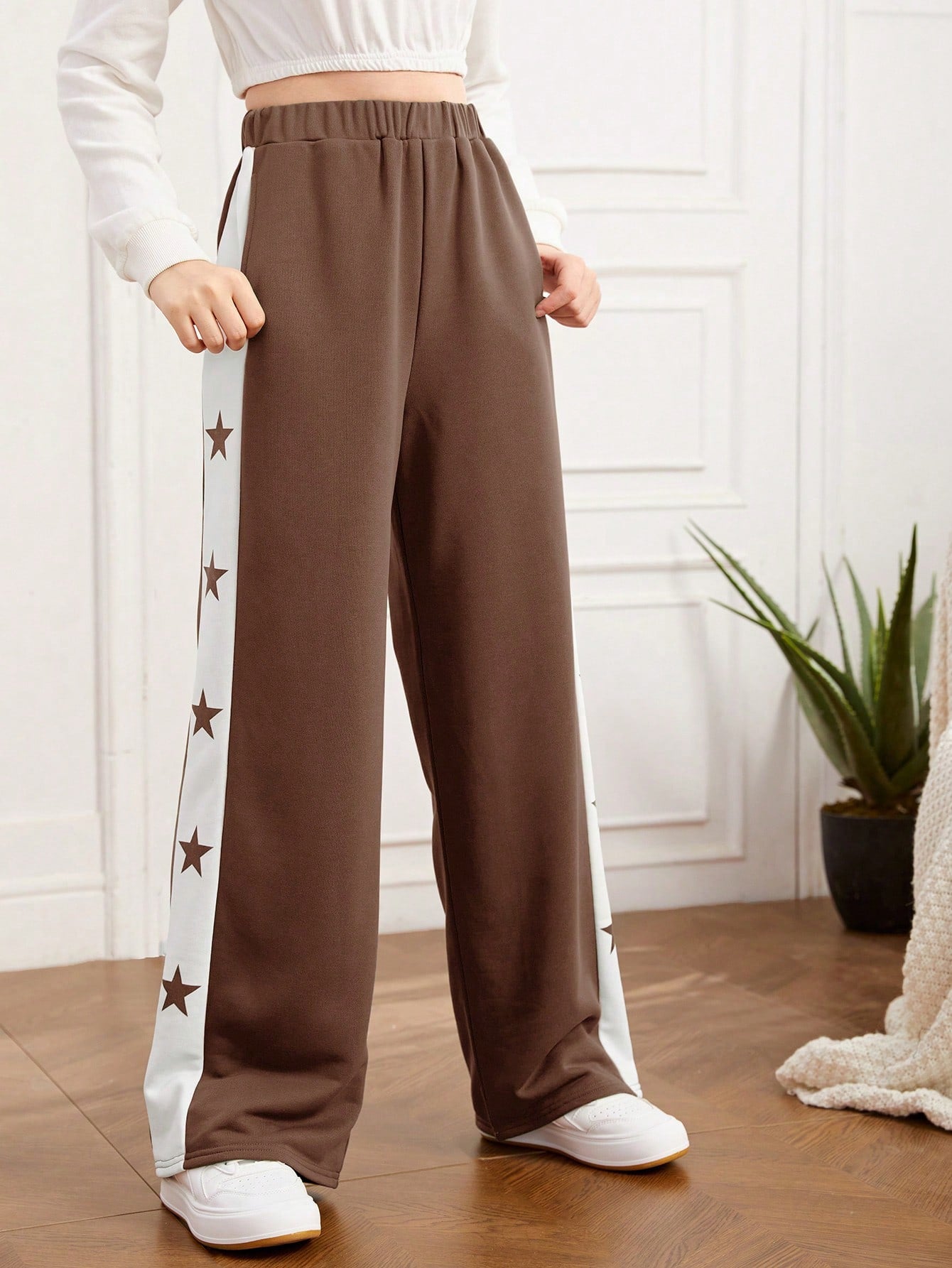 Teen Girl Star Print Contrast Side Seam Wide Leg Sweatpants