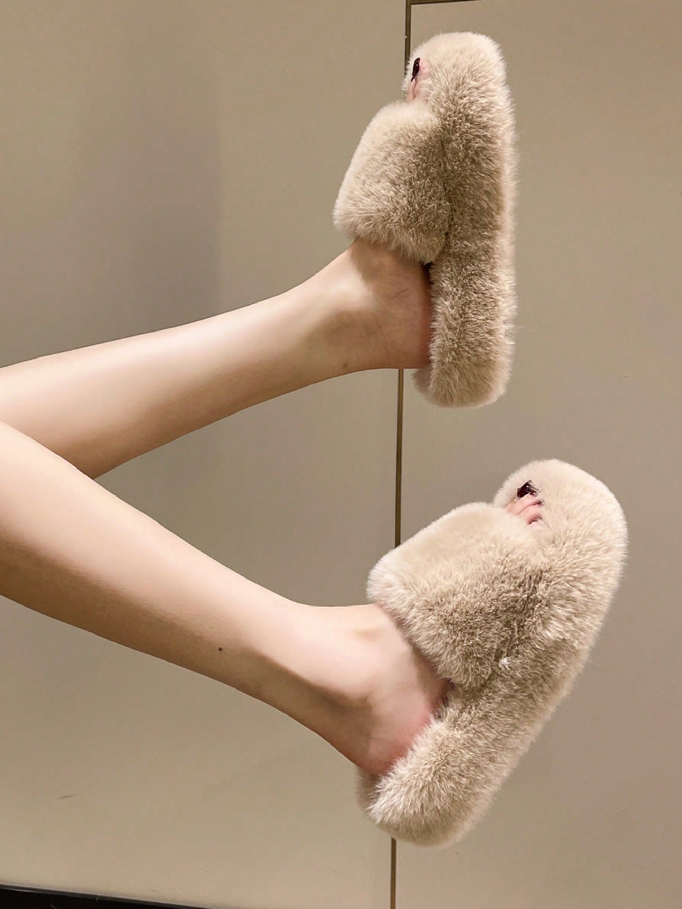 Minimalist Fluffy Bedroom Slippers