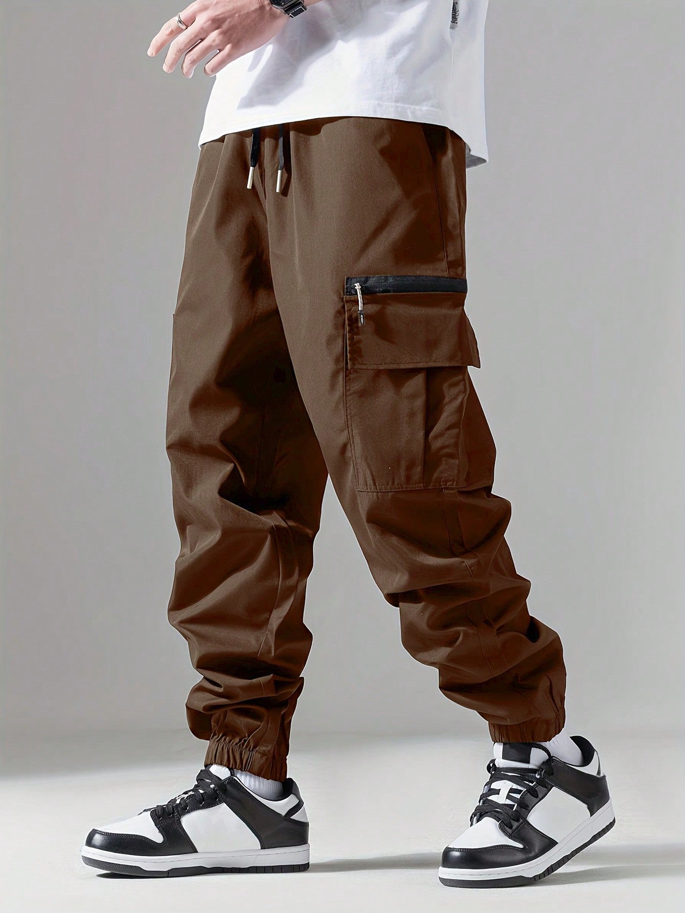 Men Flap Pocket Side Drawstring Waist Cargo Pants