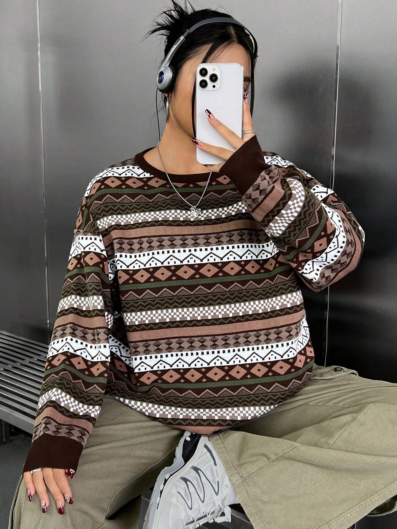 Plus Skeleton & Letter Pattern Drop Shoulder Sweater