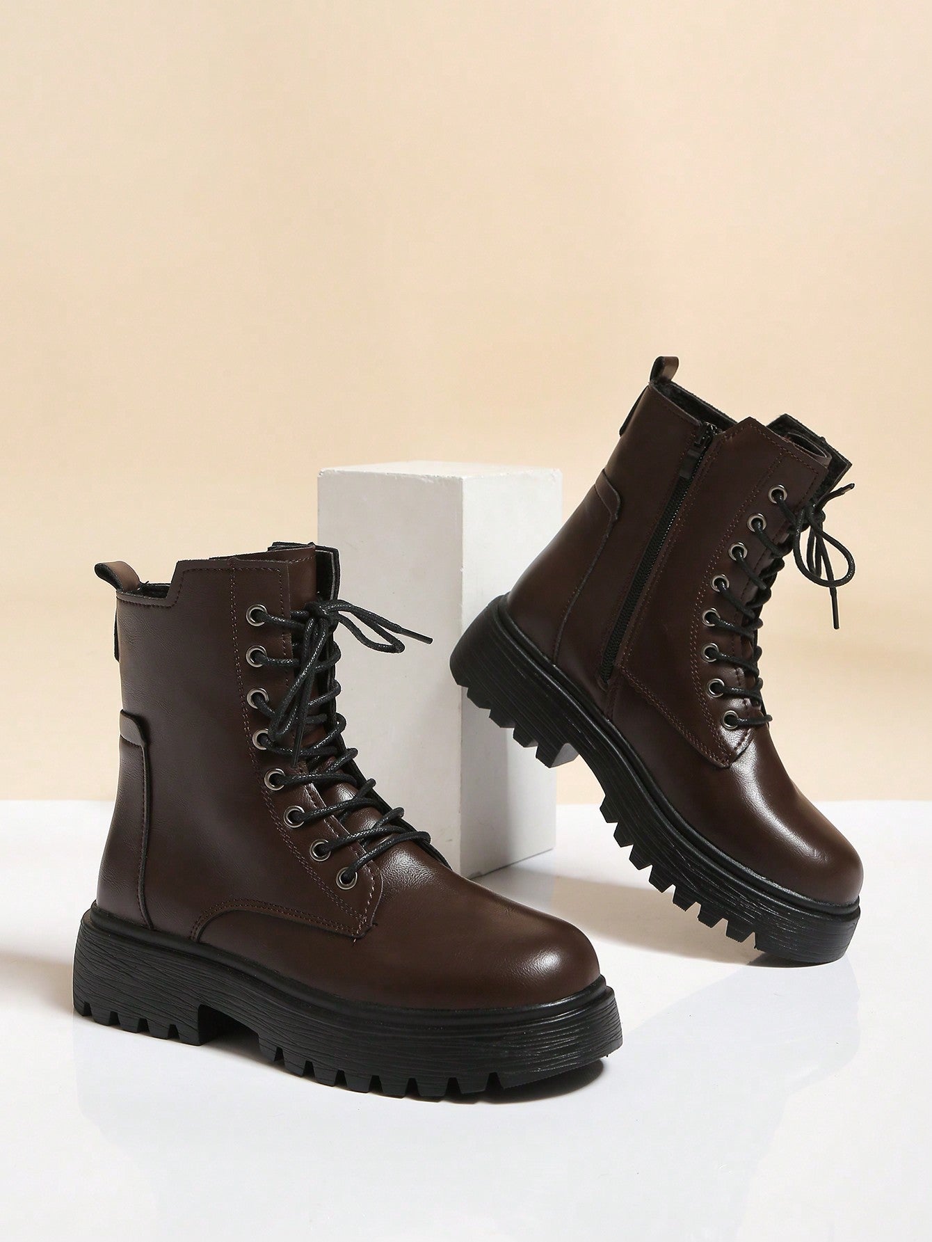 Unisex Women's Platform Boots With Simple Design, Front Lace-up Boots