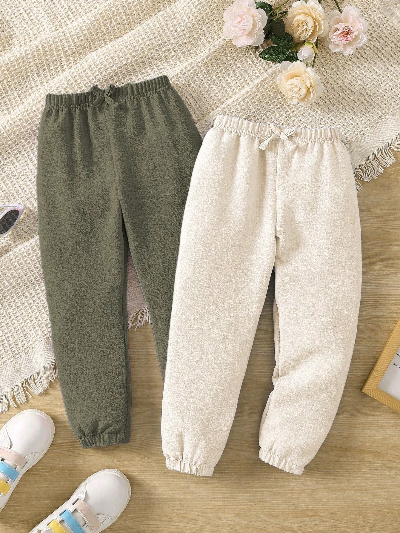 Young Girl 2pcs Solid Knot Front Pants