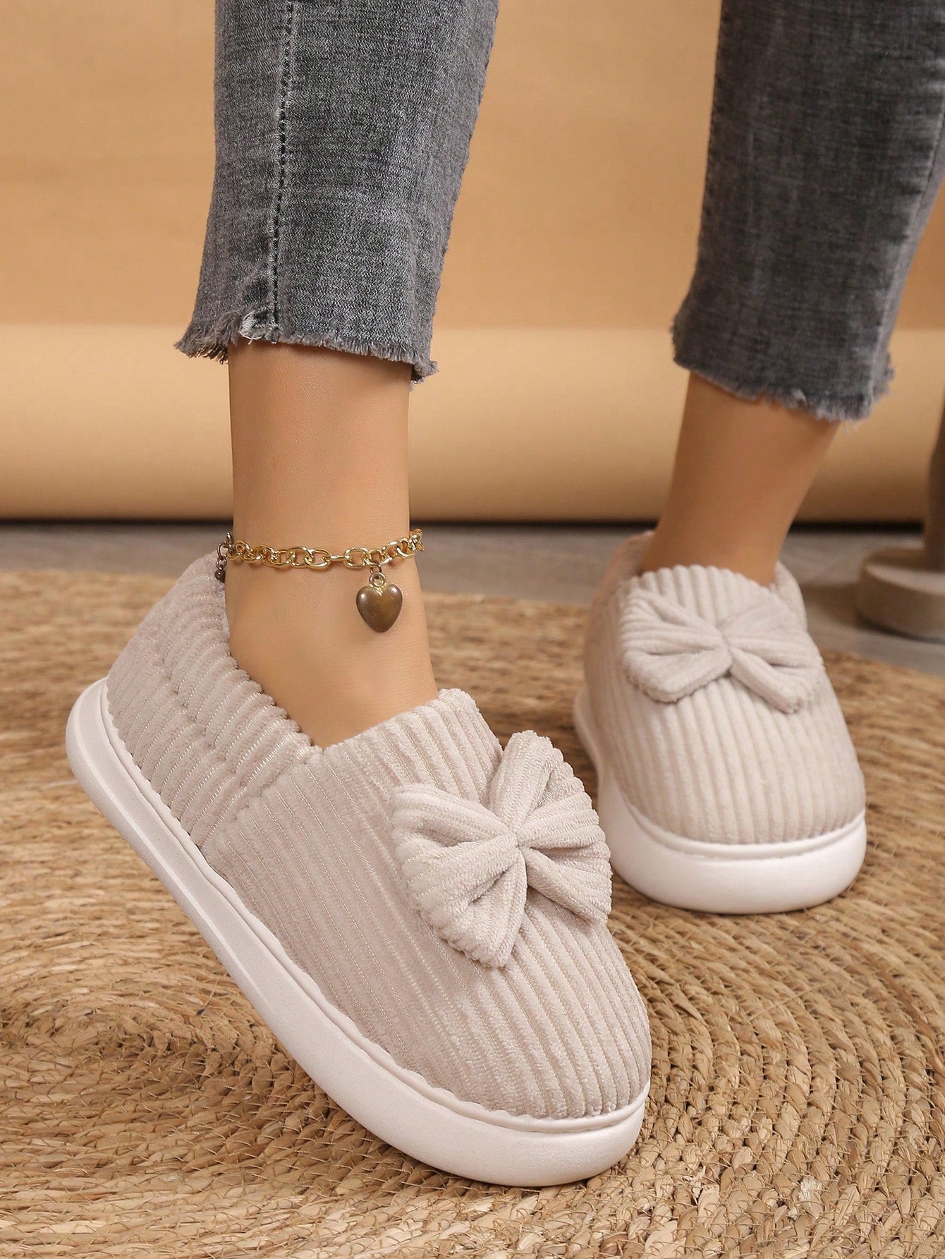 Women's Winter Slippers, 2023 New Arrival, Cute Bowknot Design, Thickened Sole, Perfect For Home, Warm And Non-slip, Autumn-winter