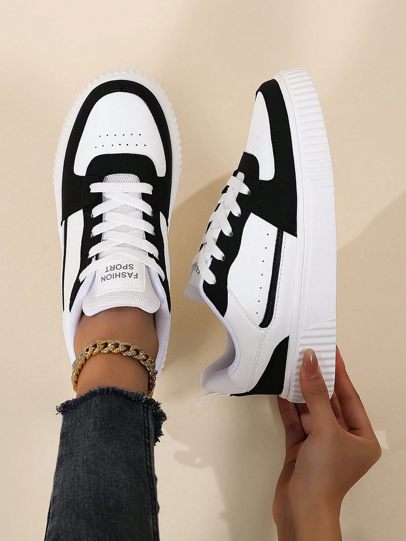 Women Lace-Up Casual Sneakers, Sport Shoes, White Shoes, Skateboarding Shoes, Lightweight Street Shoes