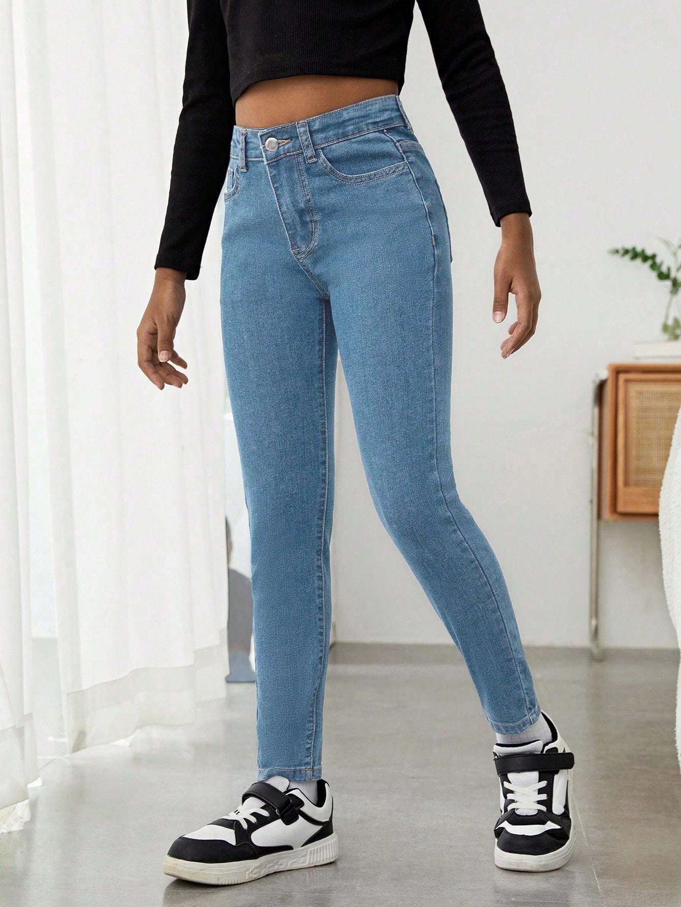 TWEEN GIRL All-Match Casual Slim-Fit Jeans, Adjustable Elastic Waistband, Stretchy High-Waist Design With Five Pockets And A Patch Pocket, Staple All-Season Item For Simple & Fashionable College Style Look