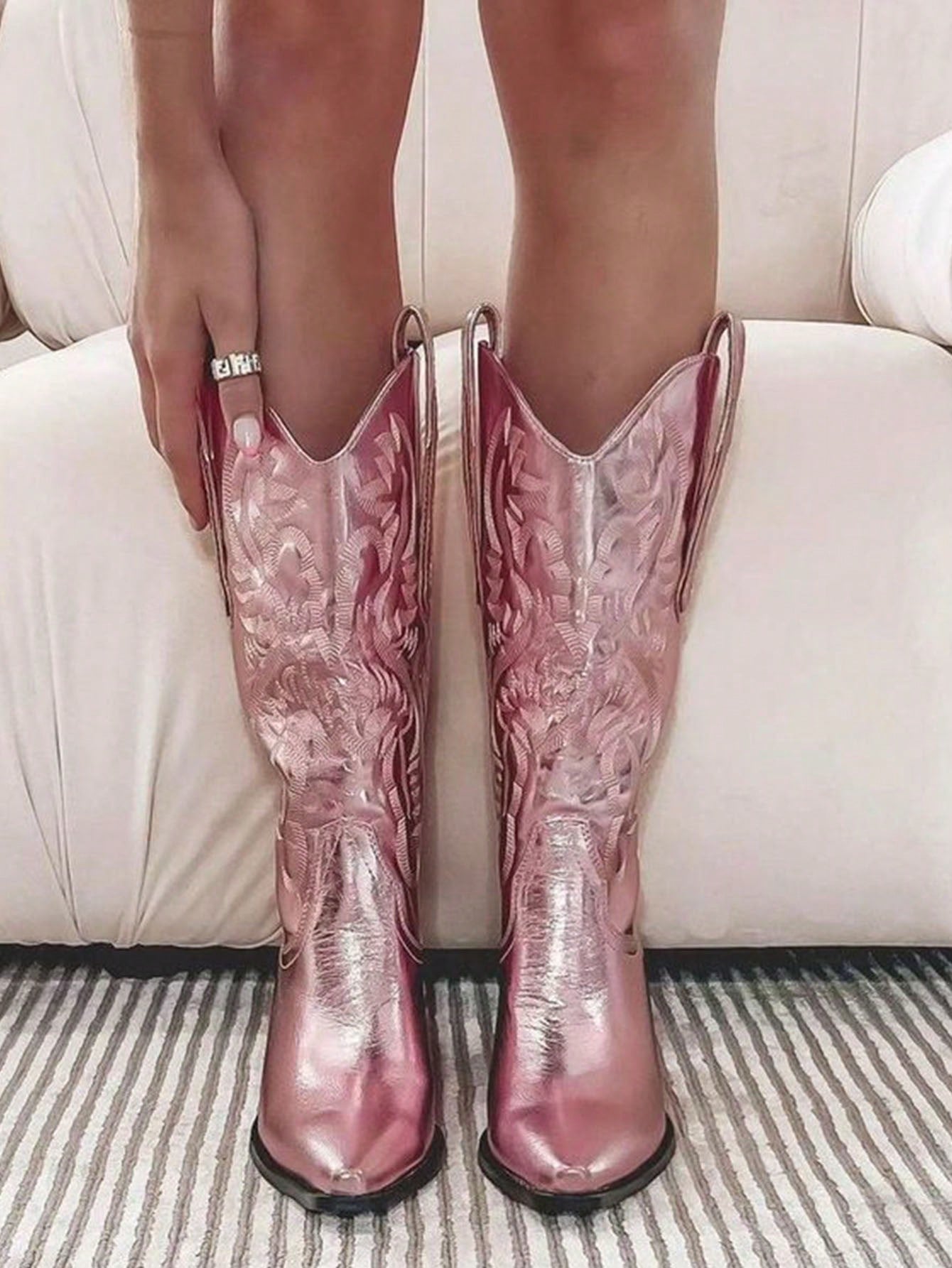 Women's Cowgirl Boots Metallic Fashion Chunky High Heels Mid Calf Platform Western Boots Pull On Vintage Embroidery Ridding Shoes