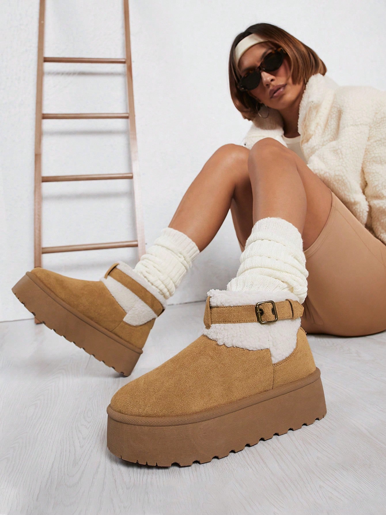 Buckle Detail Platform Women Fashion Boots