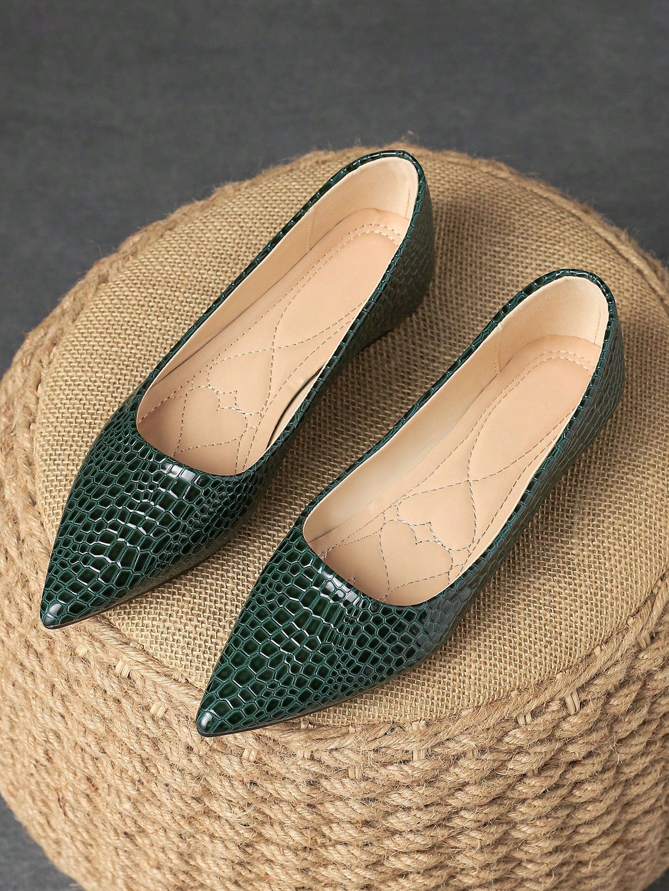 Comfortable Women's Black Snake Skin Patterned Pointed Toe Yellow Flat Shoes, Suitable For Vacation And Traveling. Olive Green Casual And Versatile Solid Color Shallow Mouth Shoes For Autumn.