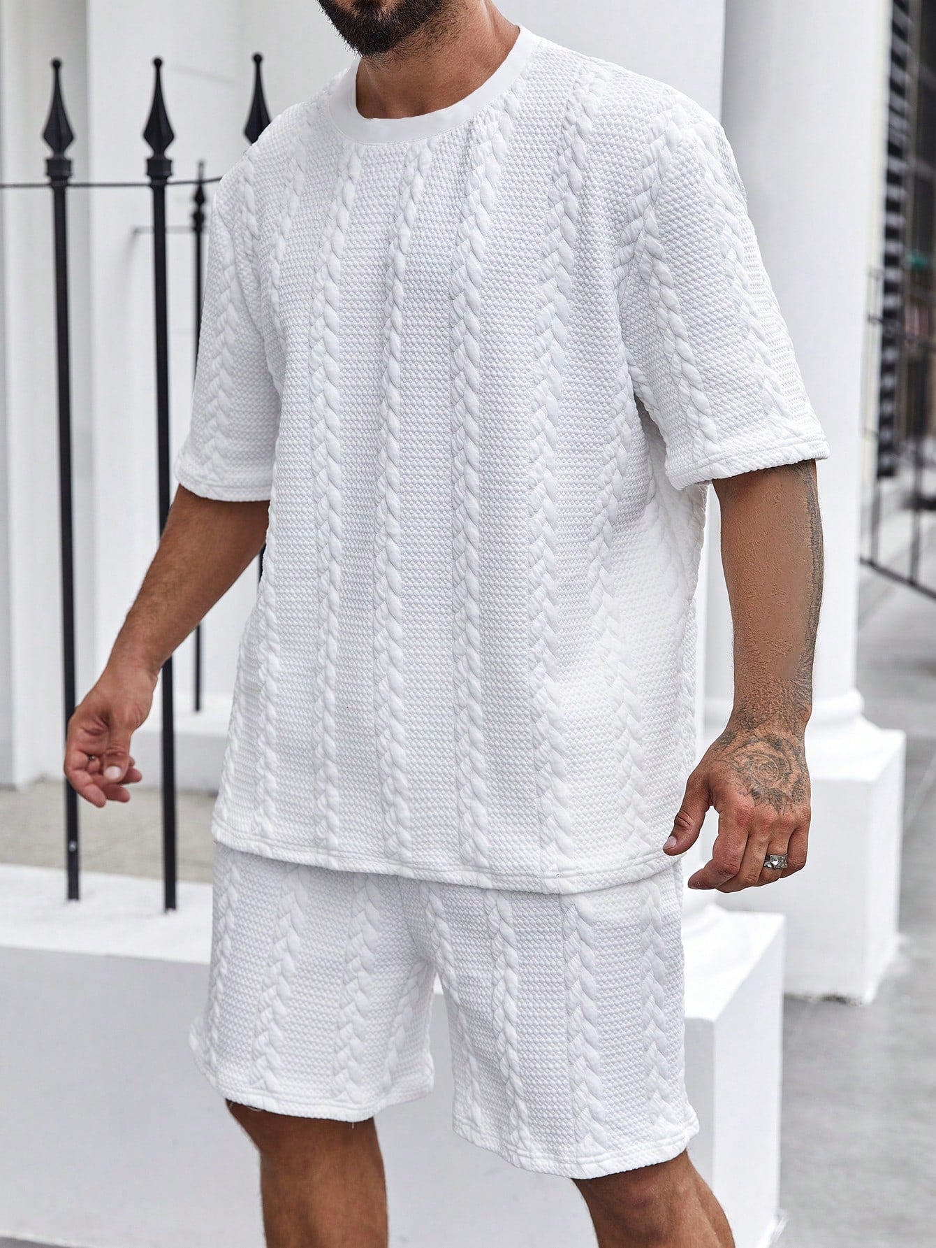 Men Plus Size Fashionable Solid Color Short-Sleeve Top And Shorts Two Piece Set With Twisted Knit Pattern